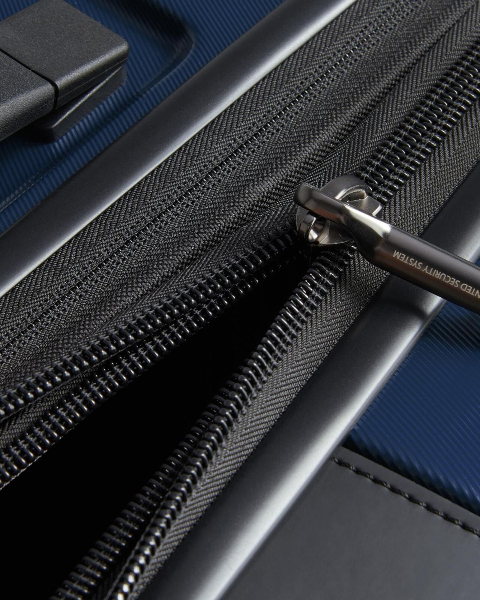 ديلسي باريس بروميناد هارد 2.0