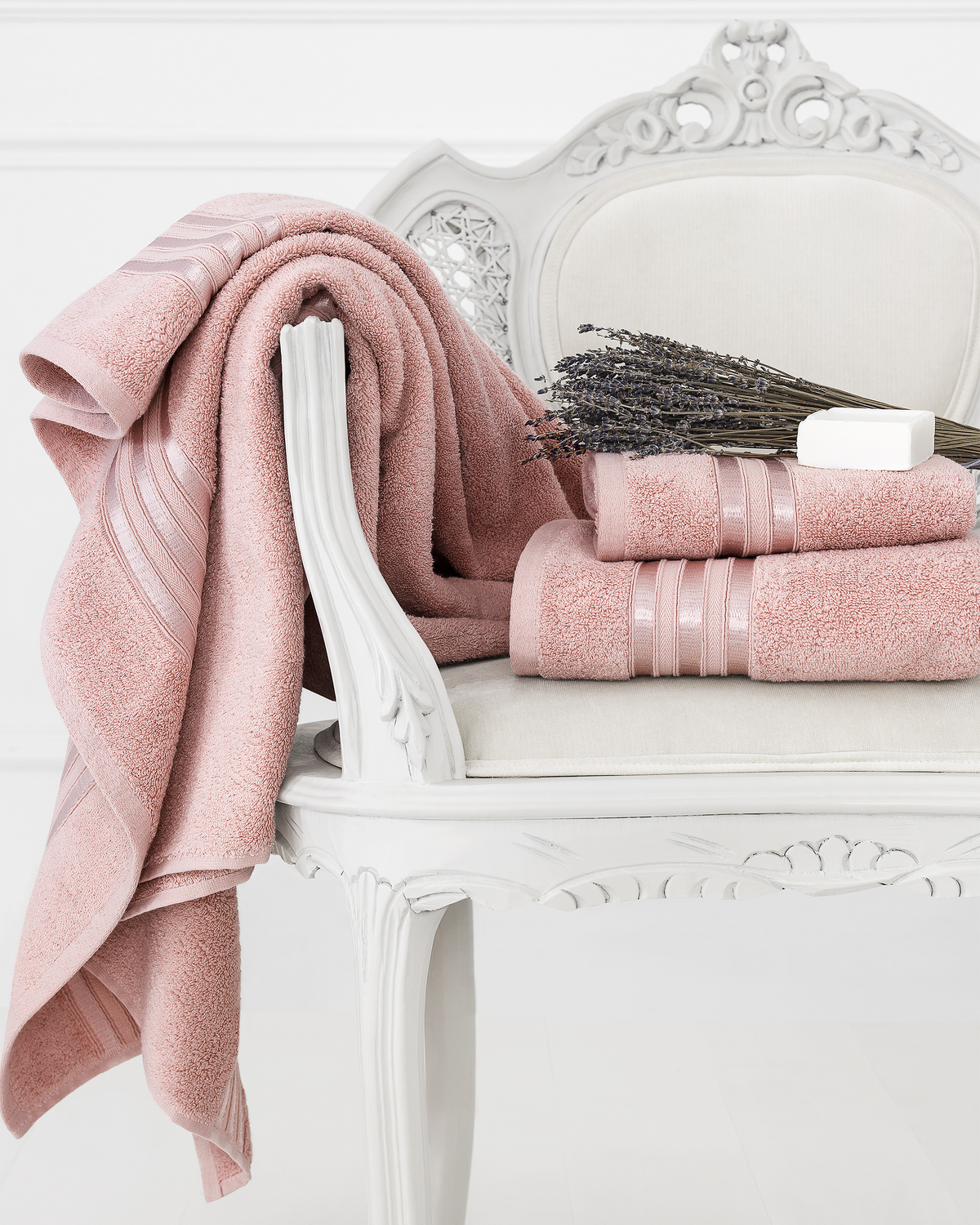 Togas Arcadia Bath Towel in Light Pink