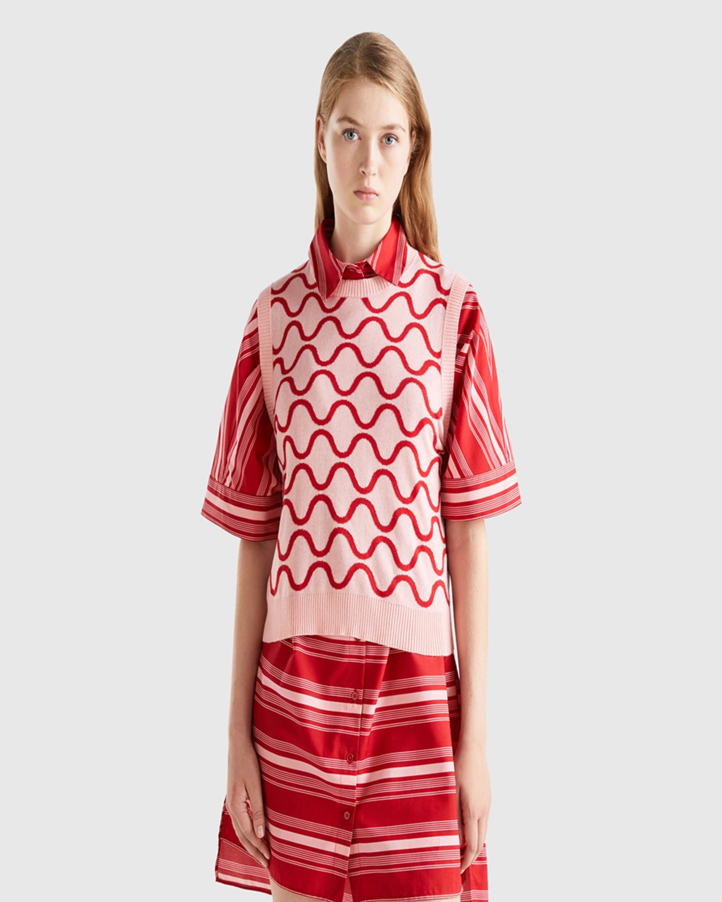 سترة قابلة للعكس بنقشة متموجة