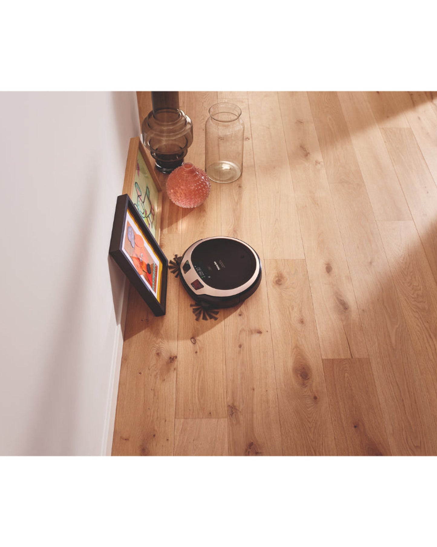 مكنسة كهربائية روبوتية من Miele Scout RX3 Home Vision HD باللون الذهبي الوردي مع نظام الملاحة الذكي ثلاثي الأبعاد وقوة التنظيف Quattro