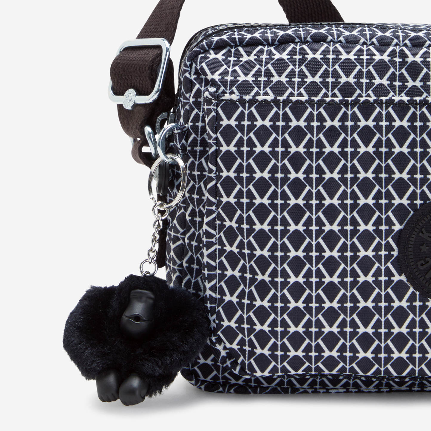حقيبة كتف متوسطة بطبعة Abanu M Signature من Kipling طراز I6237-DD2