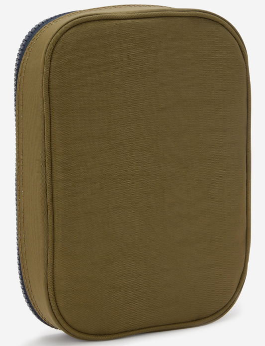 حقيبة أقلام كبيرة من KIPLING طراز 100 Pens بلون أخضر Treasure موديل 09405-1HW