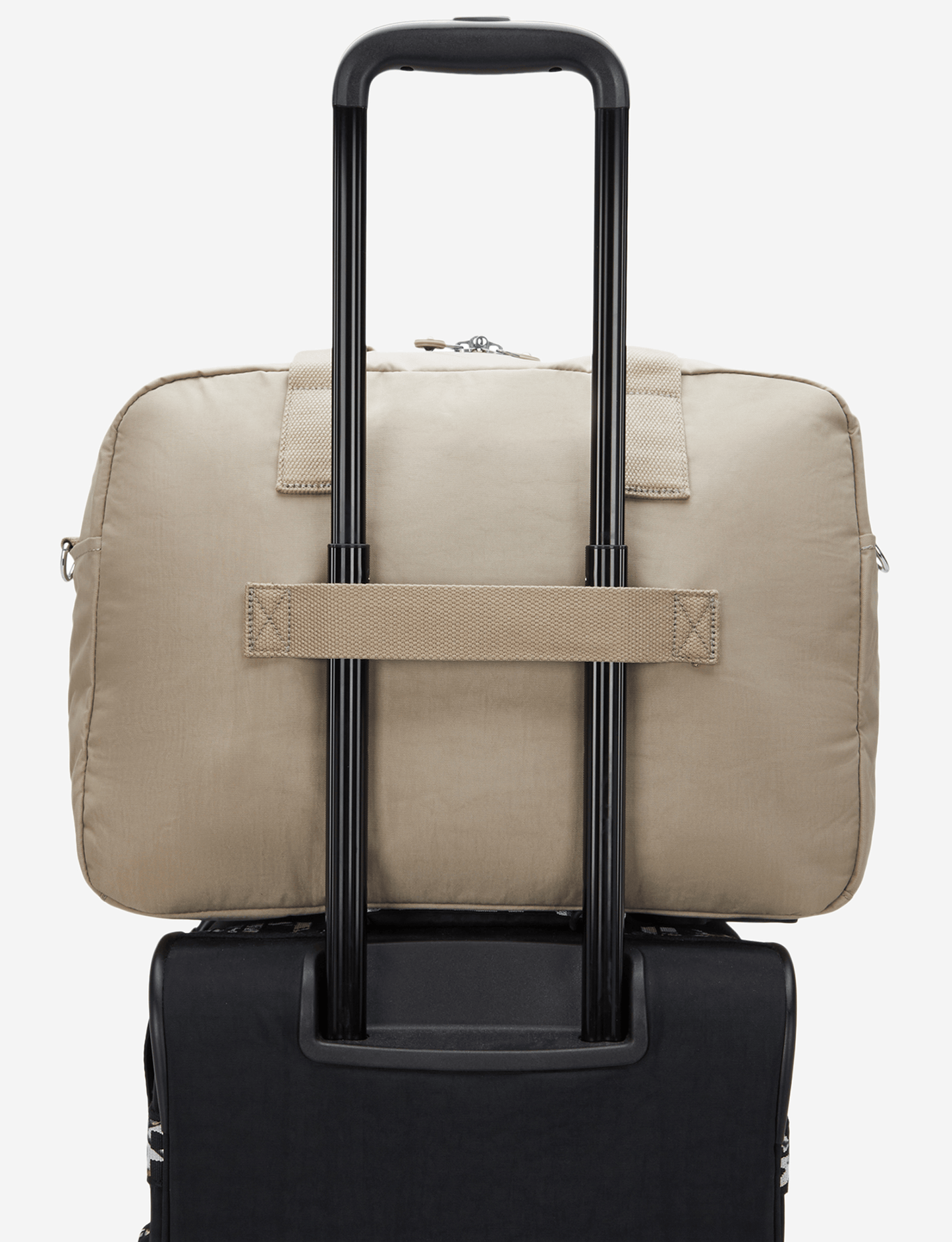 KIPLING Defea Xl حقيبة عطلة نهاية الأسبوع متوسطة الحجم لون Taupe ناعم I3958-4PW