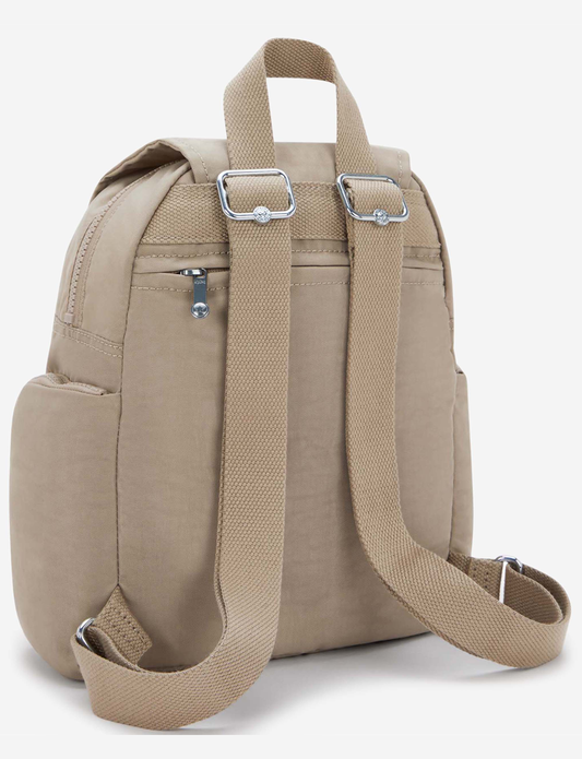 حقيبة ظهر صغيرة KIPLING City Zip Mini بلون بيج ناعم مع أحزمة قابلة للتعديل I6046-4PW