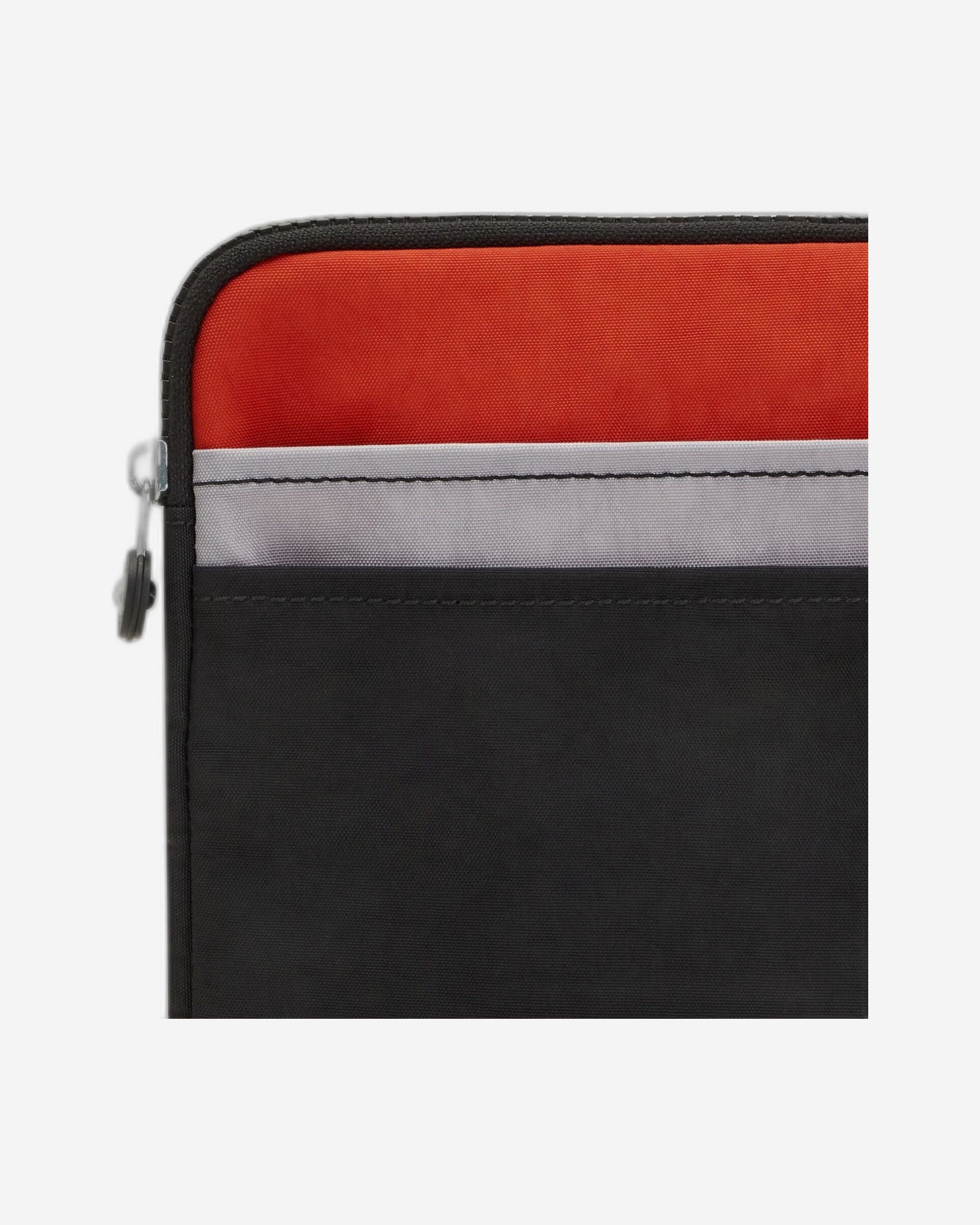 جراب كمبيوتر محمول Kipling Hazy Grey Bl (يناسب حتى 13 بوصة) C2I6091-W75