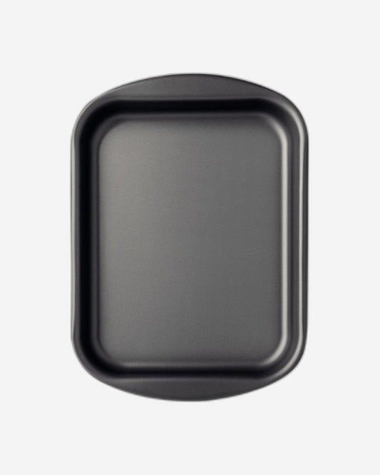 صينية تحميص مسطحة من الألومنيوم من ترامونتينا برازيل، مطلية من الداخل والخارج بطبقة ستارفلون ماكس غير لاصقة، لون جرافيت، 22 سم، 1.4 لتر