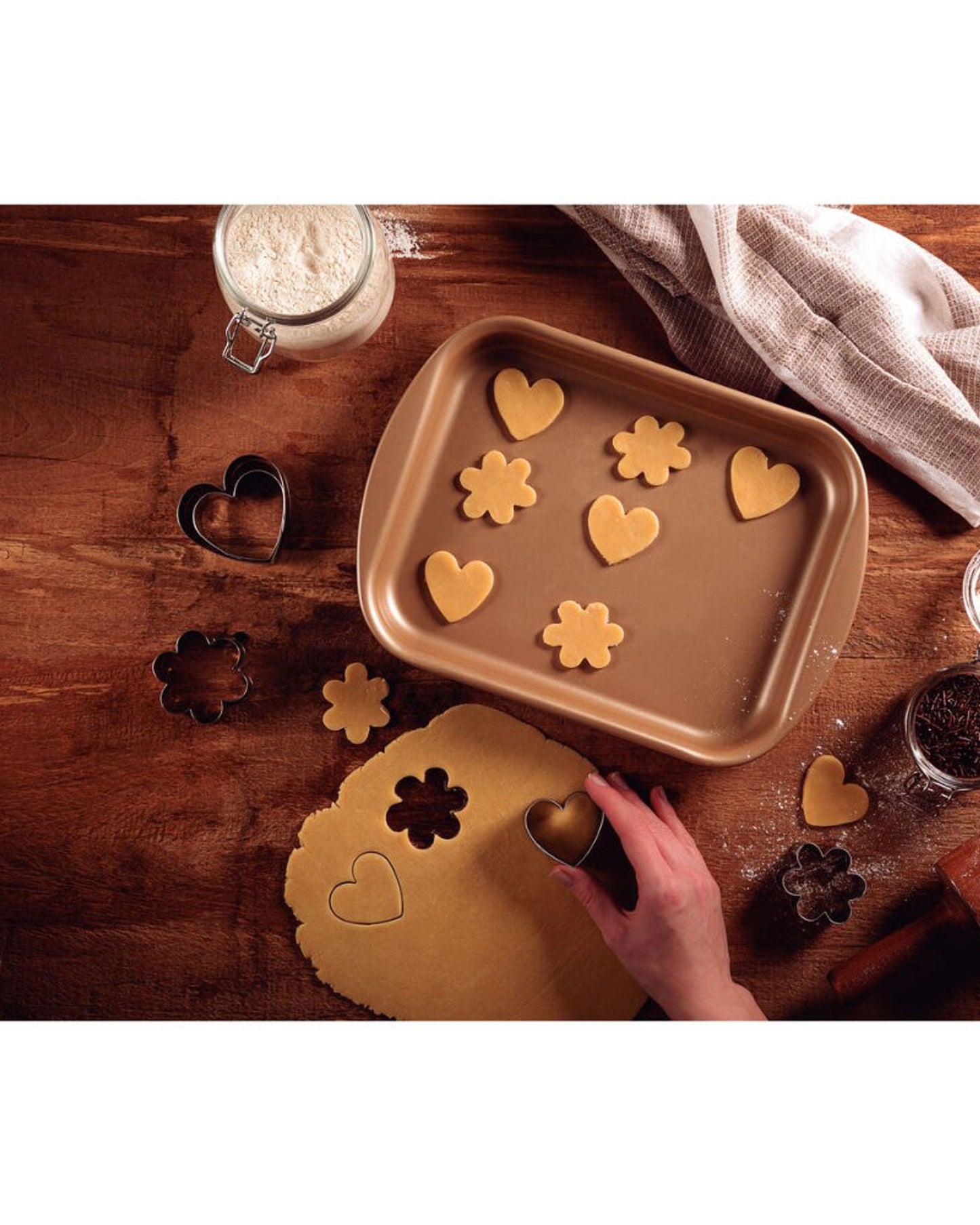 مقلاة مسطحة من الألومنيوم من ترامونتينا برازيل مع طلاء ستارفلون ماكس غير اللاصق الداخلي والخارجي باللون الأحمر، 40 سم، 3.8 لتر