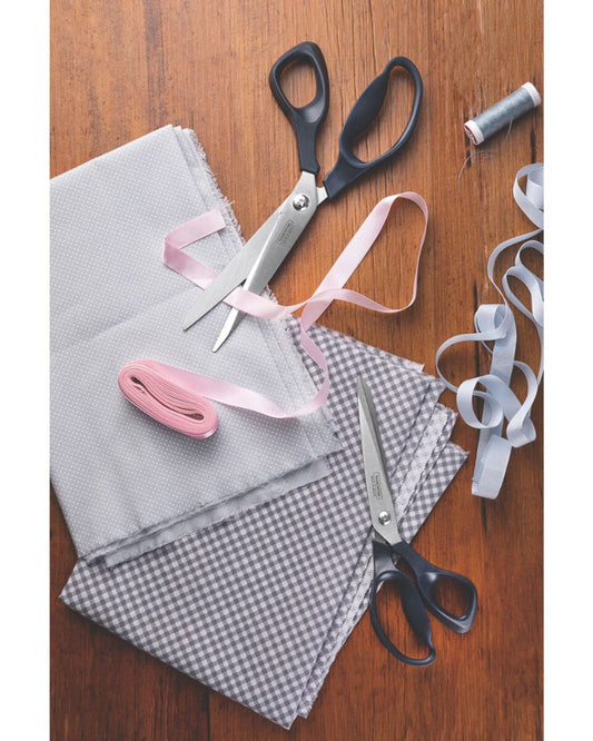 مقص خياطة ترامونتينا الاحترافي بشفرات من الفولاذ المقاوم للصدأ ومقبض من البولي بروبيلين بلون العقيق الأسود، 10 بوصات