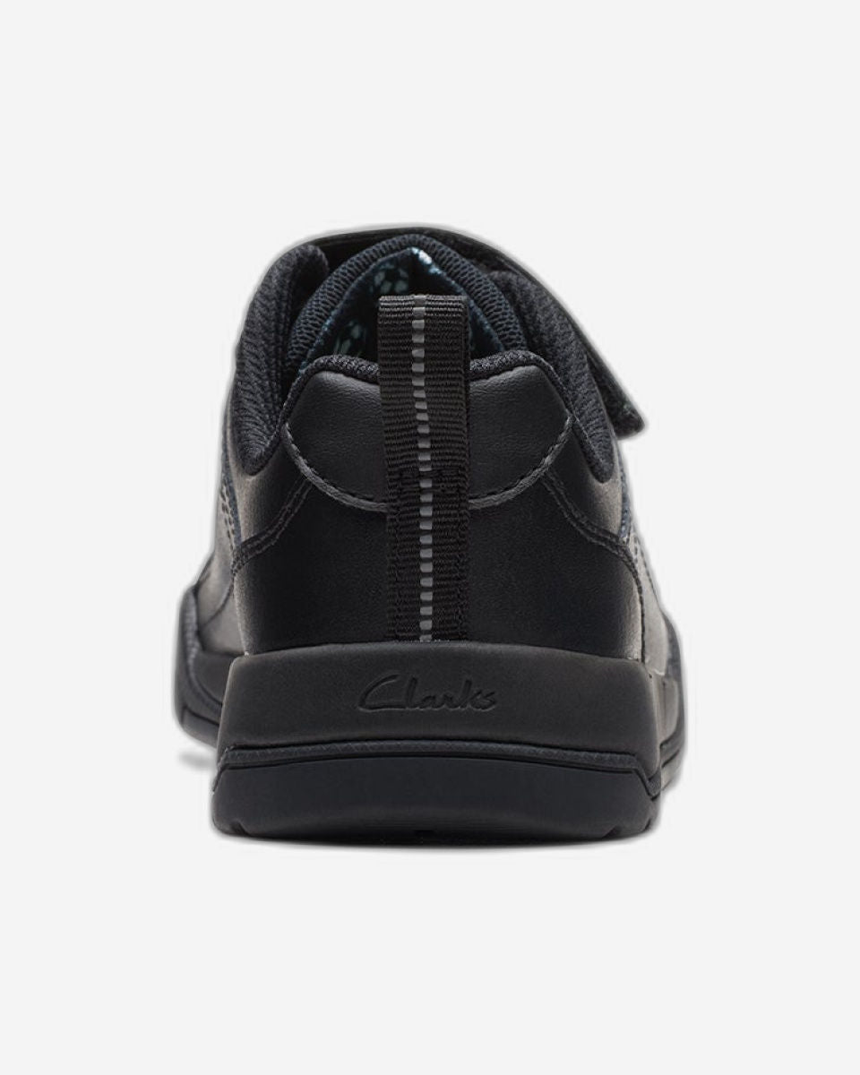 حذاء كلاركس للأولاد كيك بيس كيد (مقاس واسع)