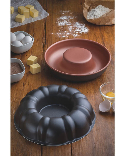 قالب كيك من الألومنيوم باللون الرمادي الجرافيتي من ترامونتينا بيكري مع طبقة داخلية من النحاس غير لاصقة من ستارفلون T1، 24 سم، 1.4 لتر