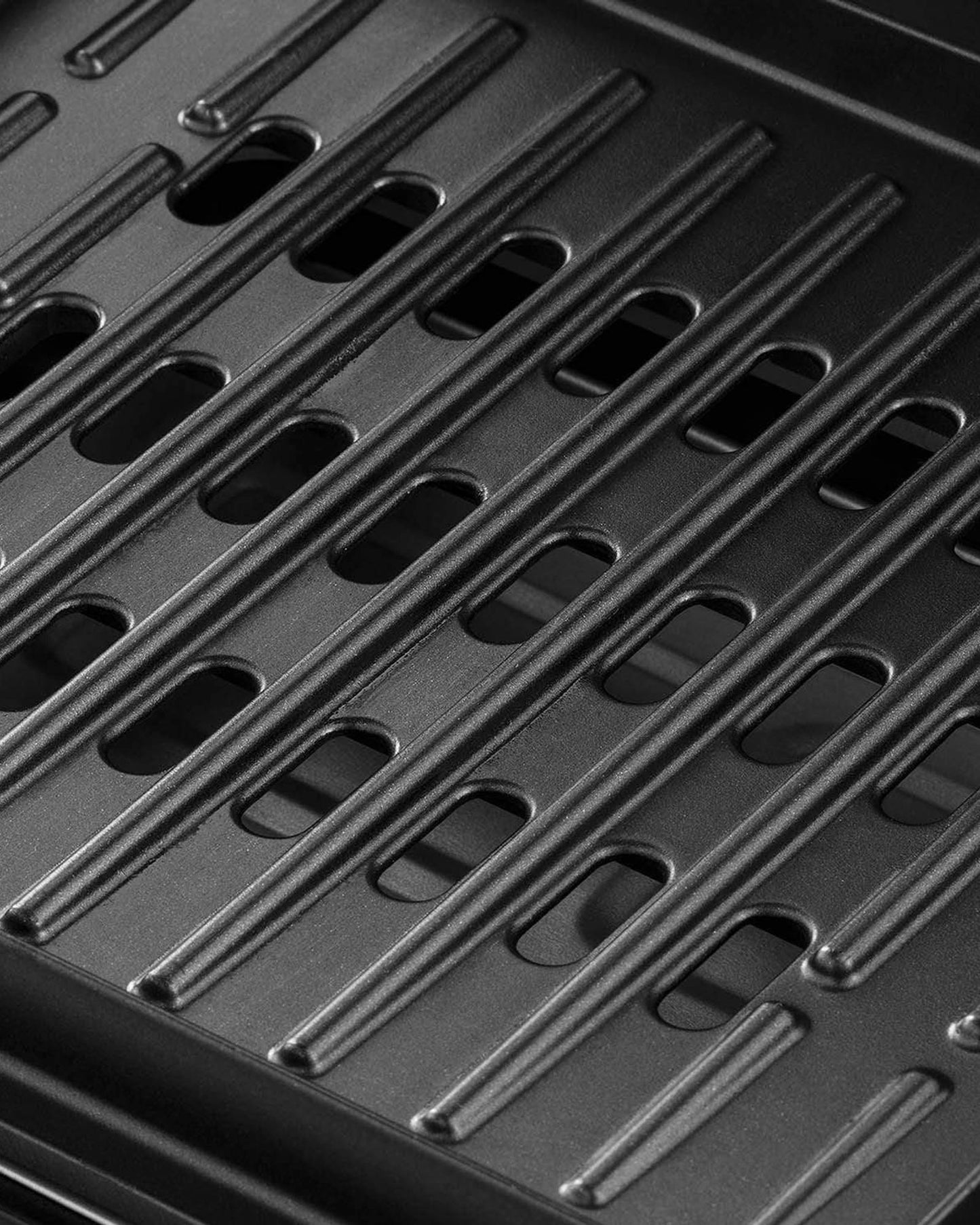 شواية كهربائية جورج فورمان بدون دخان وغير لاصقة، شواية داخلية ولوح تسخين مع صينية تنقيط مدمجة (28000)، من الفولاذ المقاوم للصدأ (فضي) - ضمان لمدة عام واحد