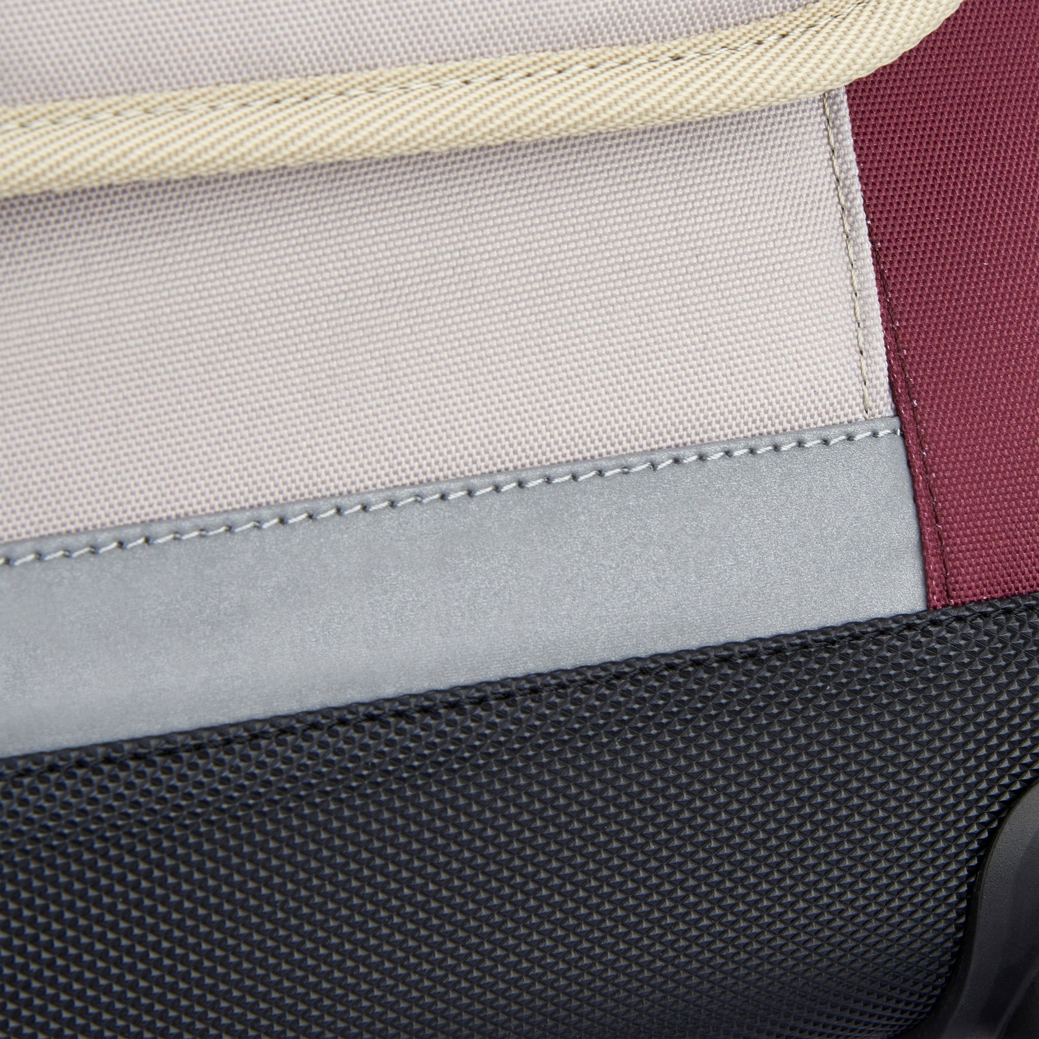 مجموعة ديلسي باريس للعودة إلى المدرسة 2024، مجموعة من 3 قطع