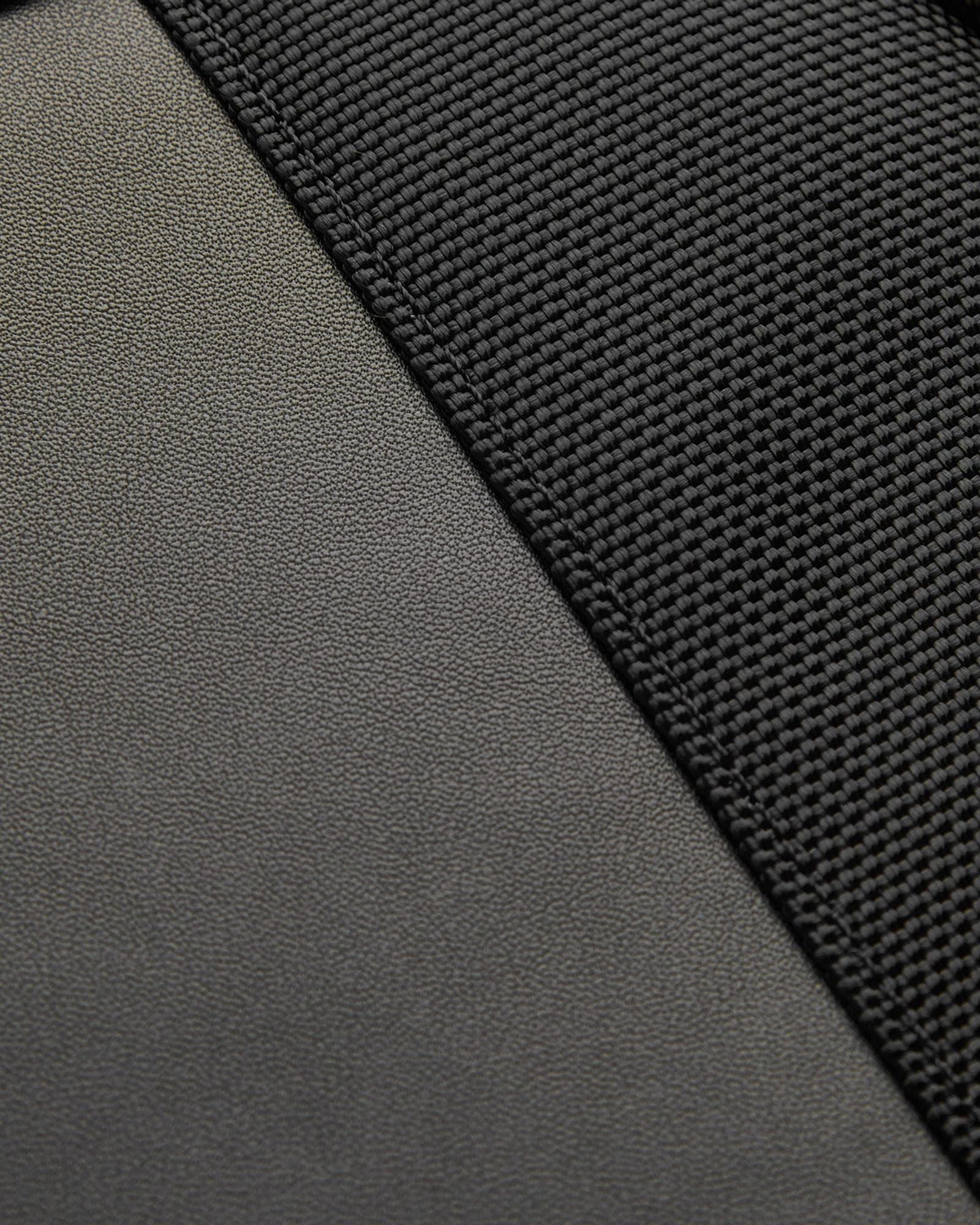 حقيبة ديلسي باريس واجرام ساتشل 15.6 بوصة، لون أسود - 00119916100