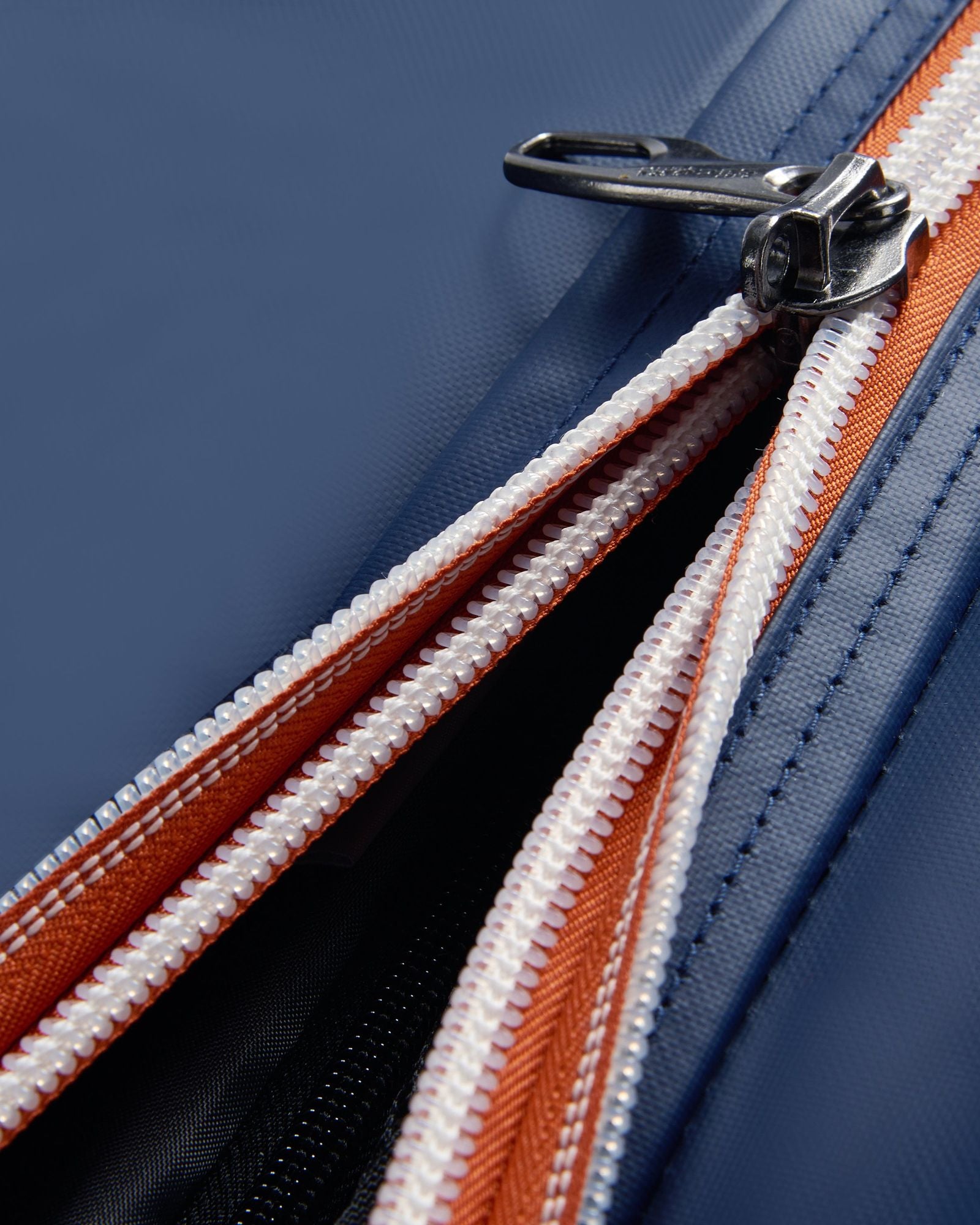 حقيبة ديلسي باريس راسبيل الناعمة ذات العجلات المزدوجة، 64 سم، رولان جاروس، أزرق - 00328932102RG