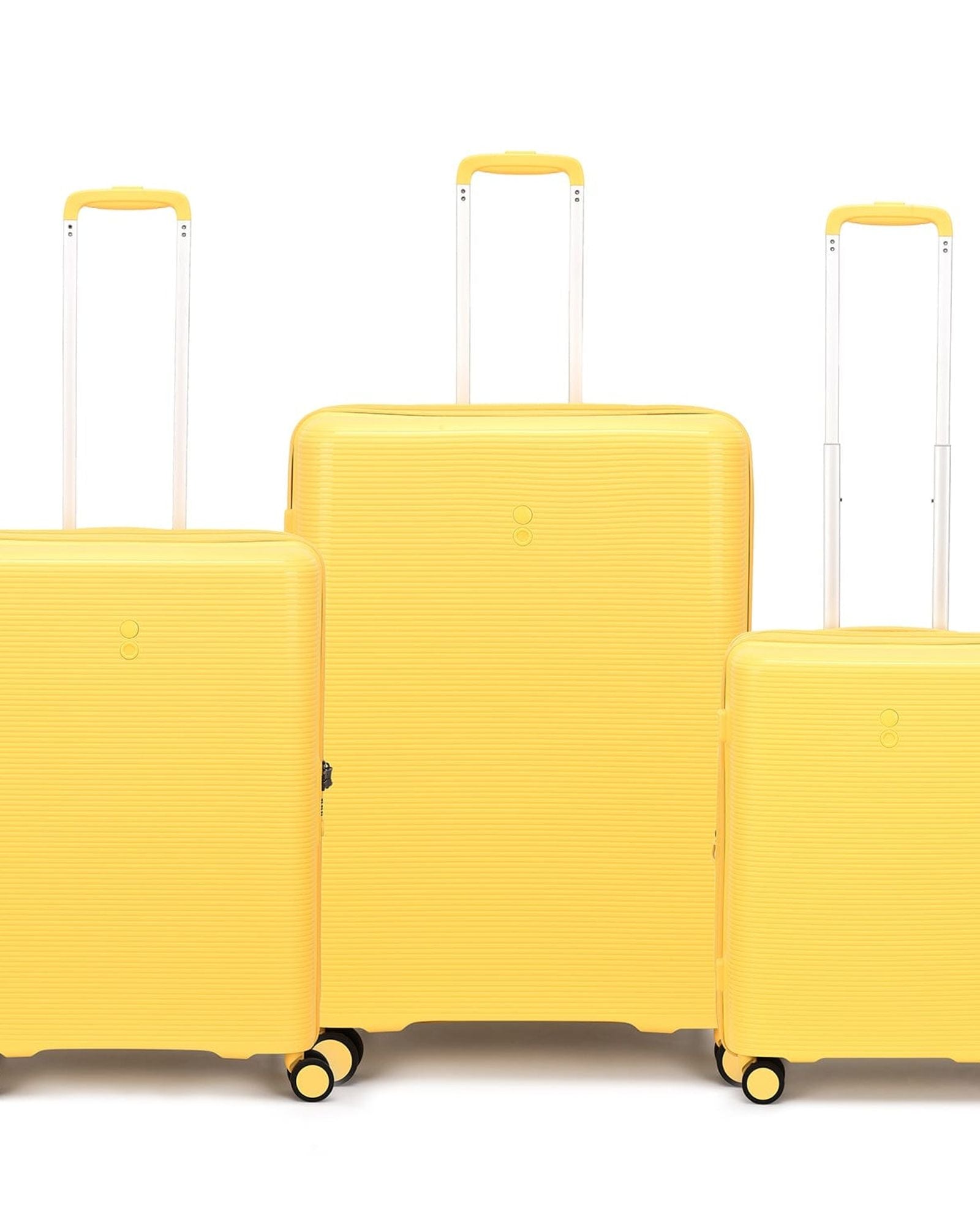مجموعة أمتعة إيكولاك فورزا ٥٥+٦٥+٧٥ سم، حقيبة صلبة بأربع عجلات مزدوجة قابلة للتوسيع، لون أصفر مانجو، مناسبة للمقصورة والتسجيل