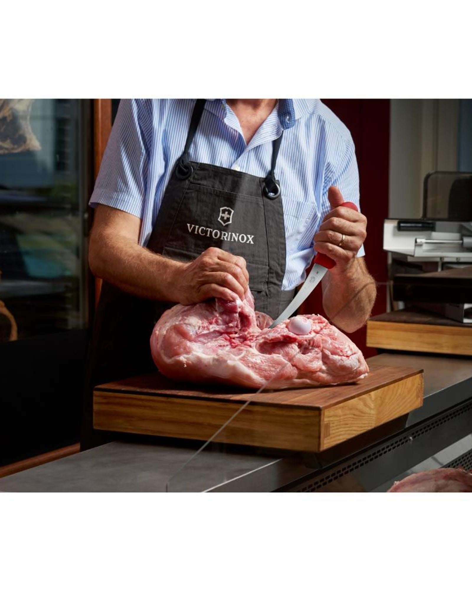 سكين فيكتوينوكس فايبروكس لتقطيع العظام، أحمر مستقيم، 12 سم