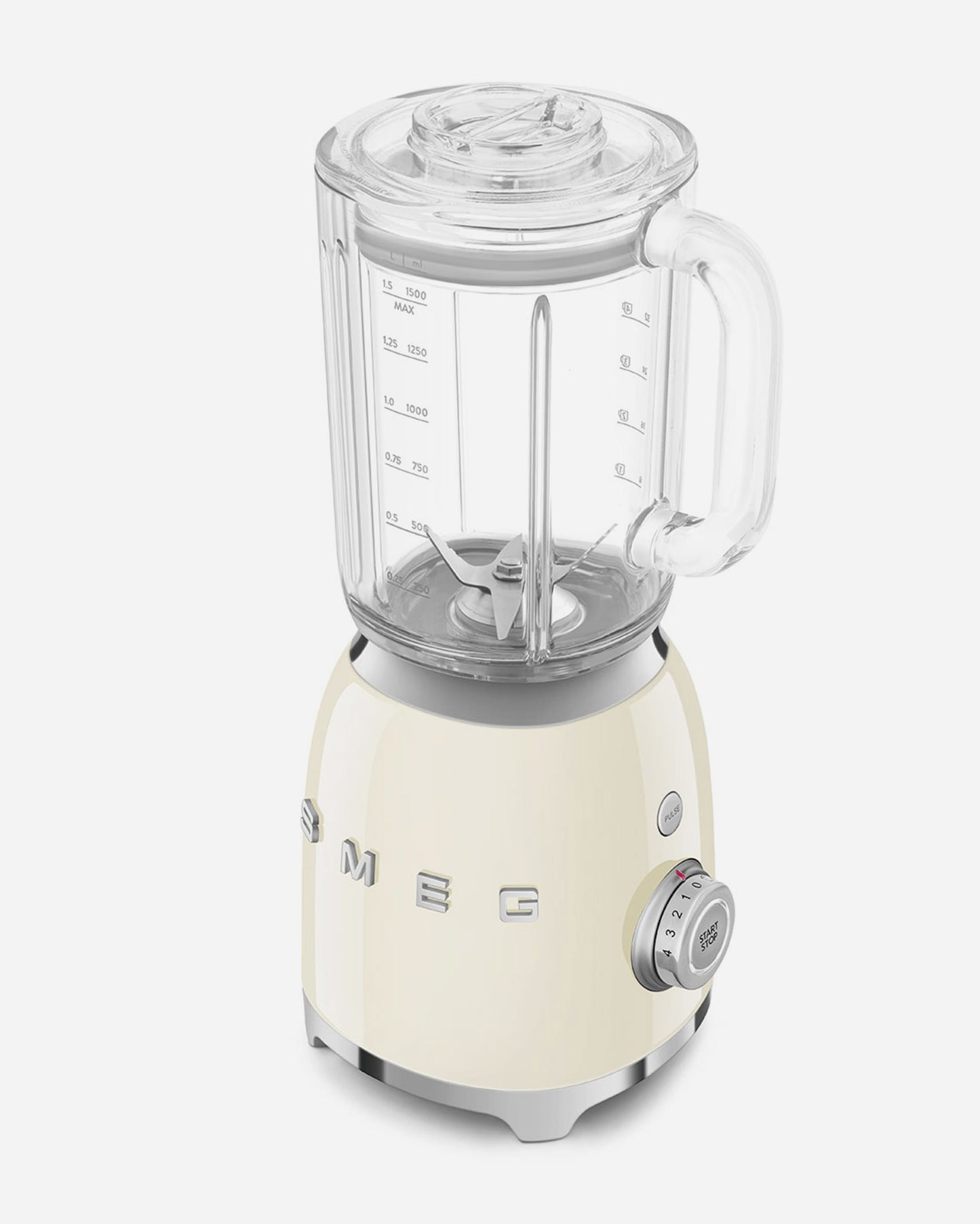 خلاط SMEG بتصميم قديم مع 4 إعدادات سرعة - لون كريمي