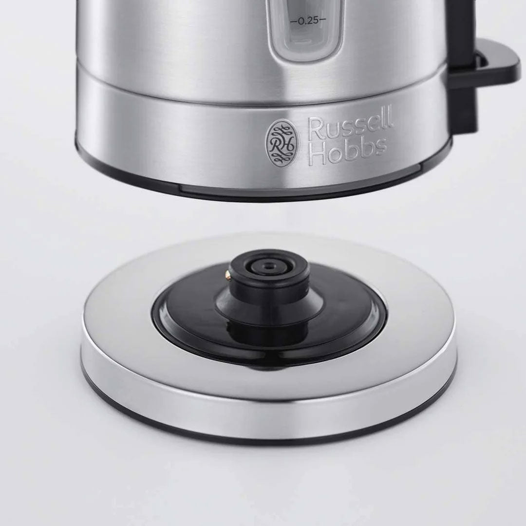 غلاية كهربائية صغيرة الحجم من راسل هوبز