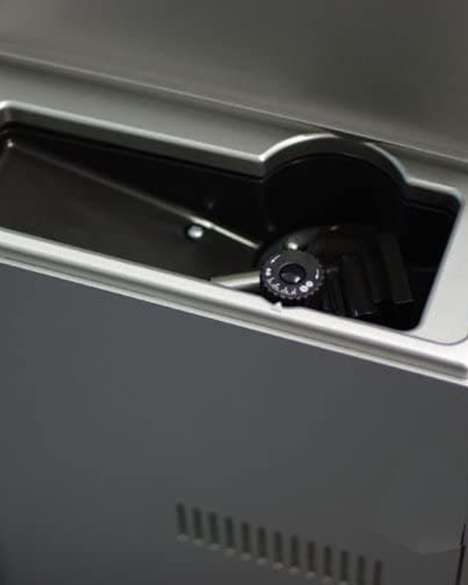 ماكينة القهوة ديلونجي ماجنيفيكا الأوتوماتيكية