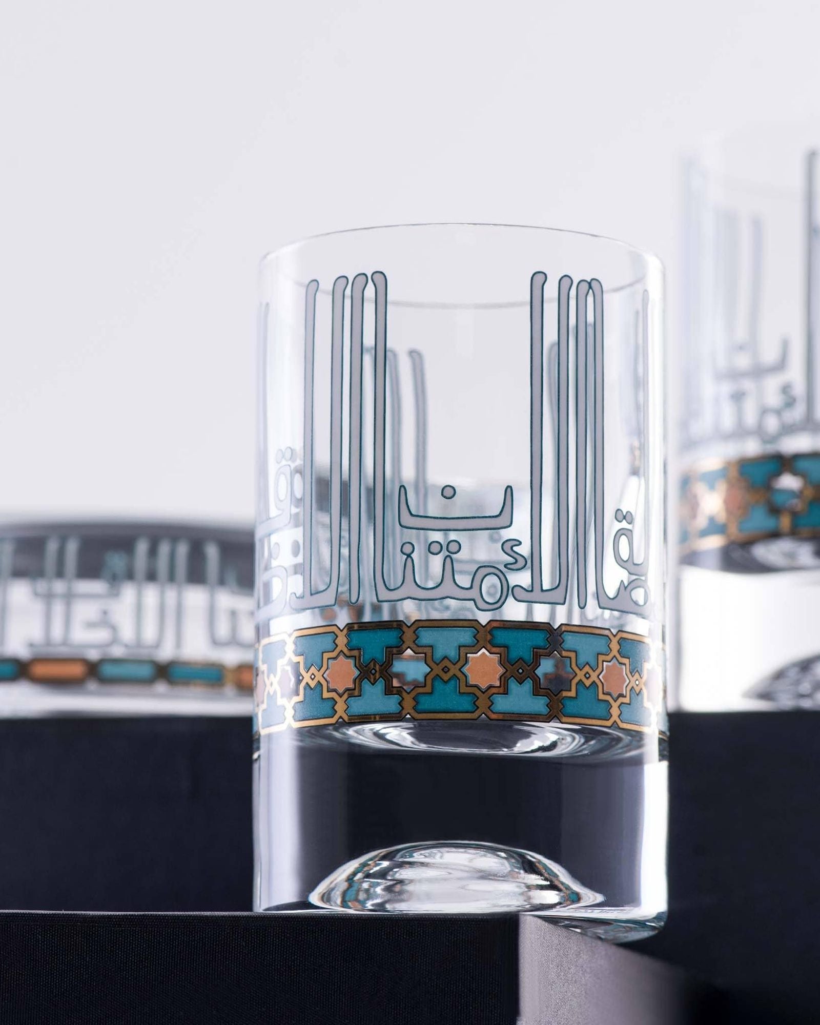 مجموعة ديملاج أصالة من 6 أكواب قصيرة (ذهبي وأخضر)