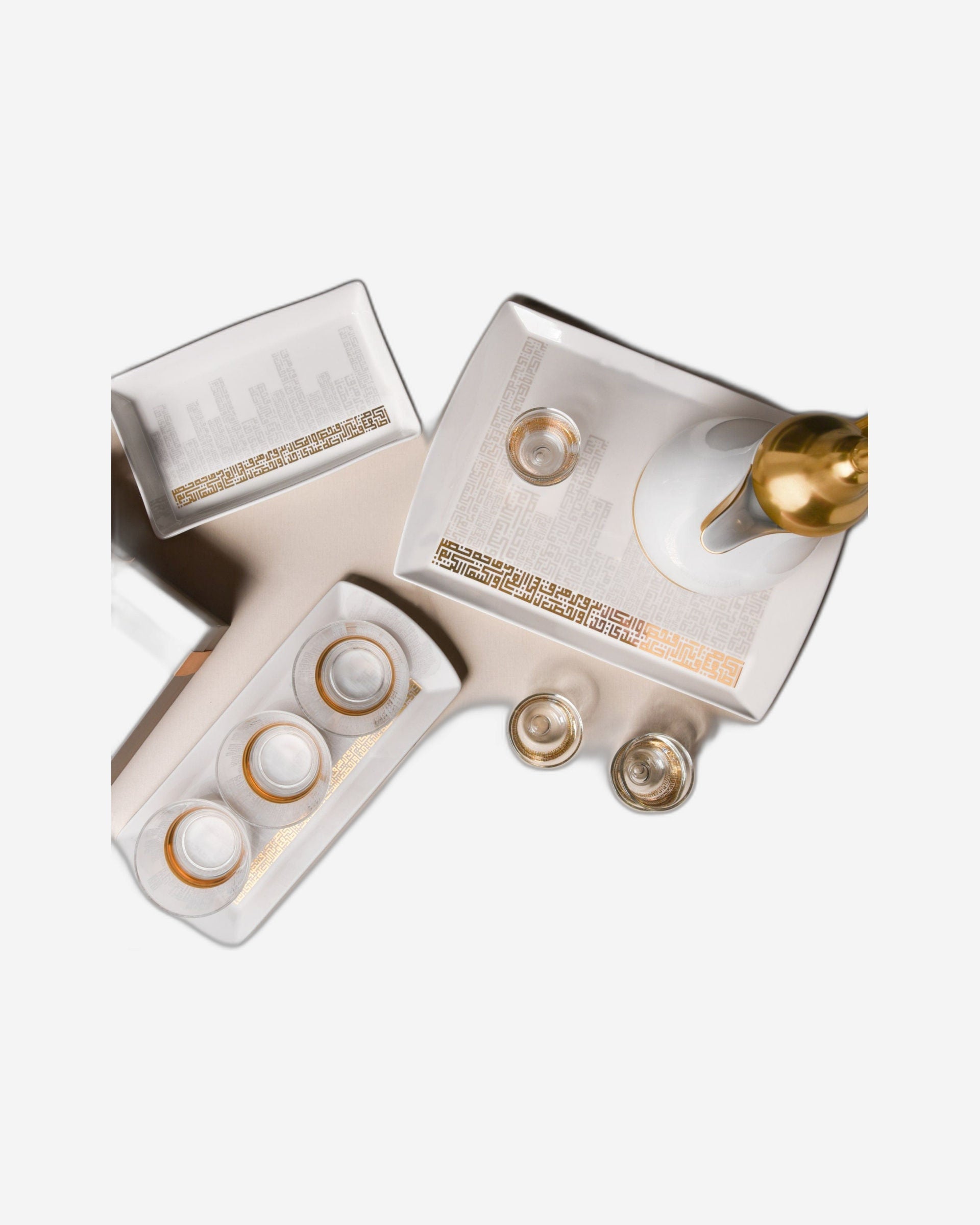 مجموعة أبراج ديملاج من قطعتين من الأطباق المستطيلة متوسطة الحجم (ذهبية)