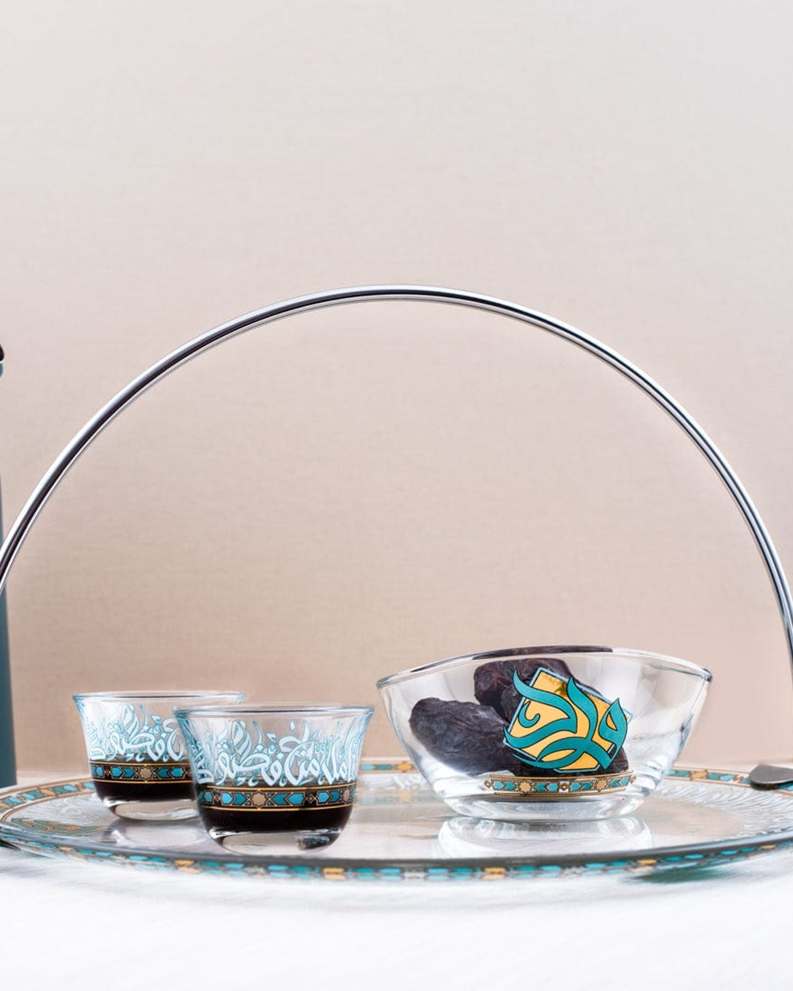 مجموعة ديملاج ورود من 6 فناجين قهوة (ذهبي وأخضر)