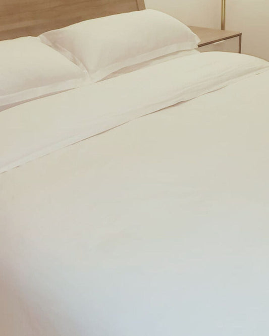 Linen Obsession "Real Hotel Linen" عدد 500 خيط من الساتين القطني باللون الأبيض