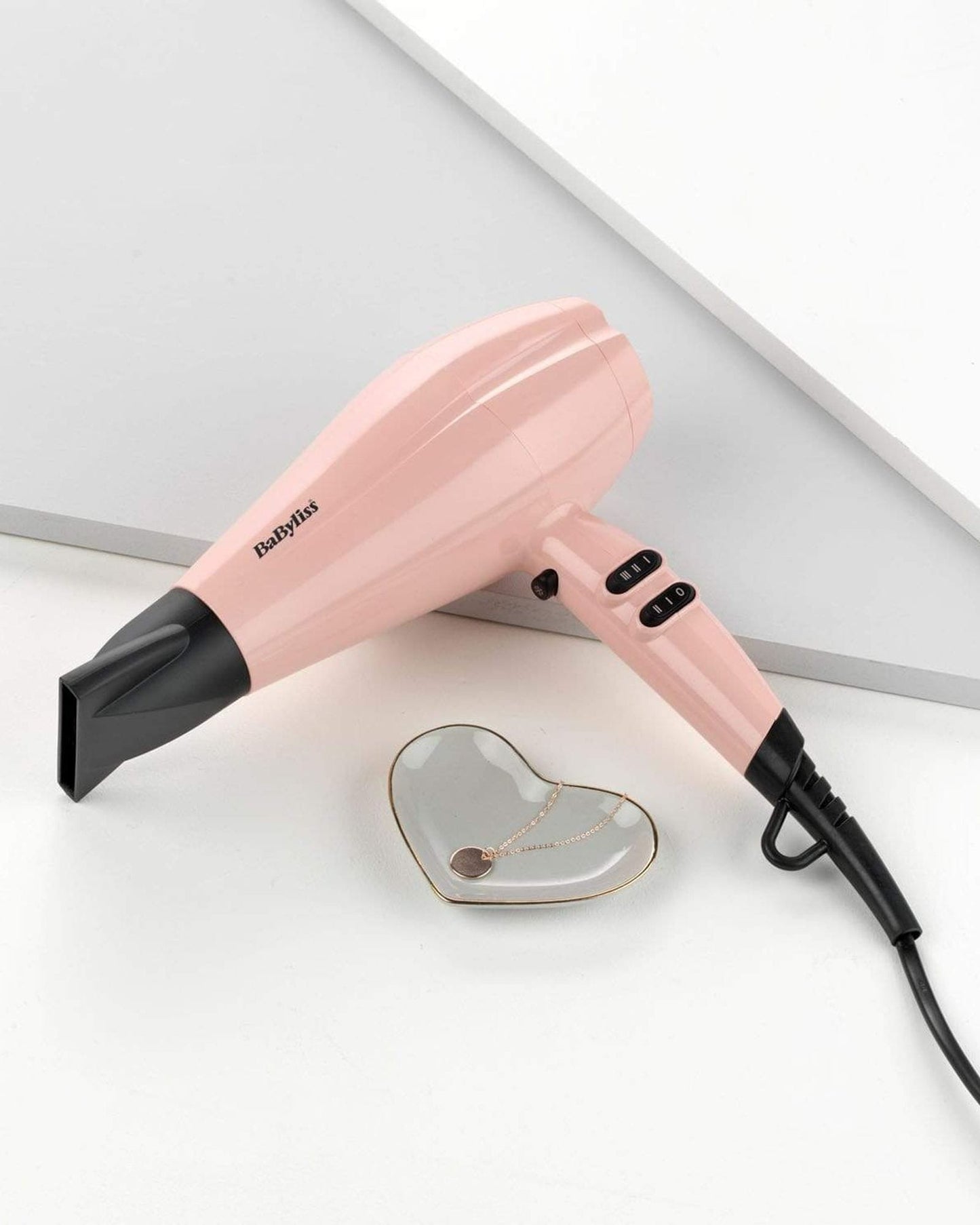 مجفف الشعر الاحترافي من BaByliss بتقنية الأيونات