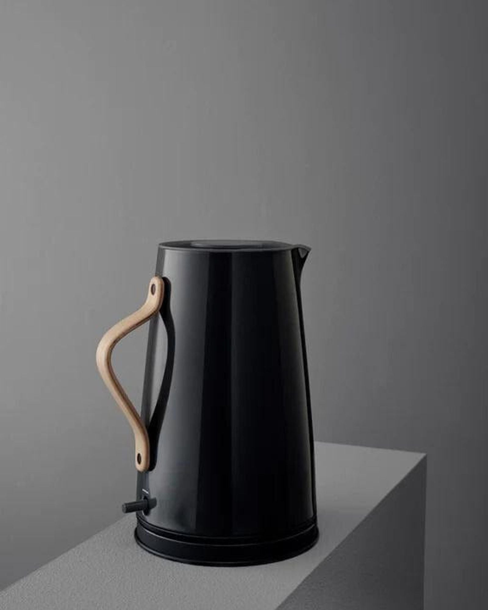 غلاية كهربائية ستيلتون إيما سعة 1.2 لتر، لون أسود - المملكة المتحدة x-210-2 المملكة المتحدة