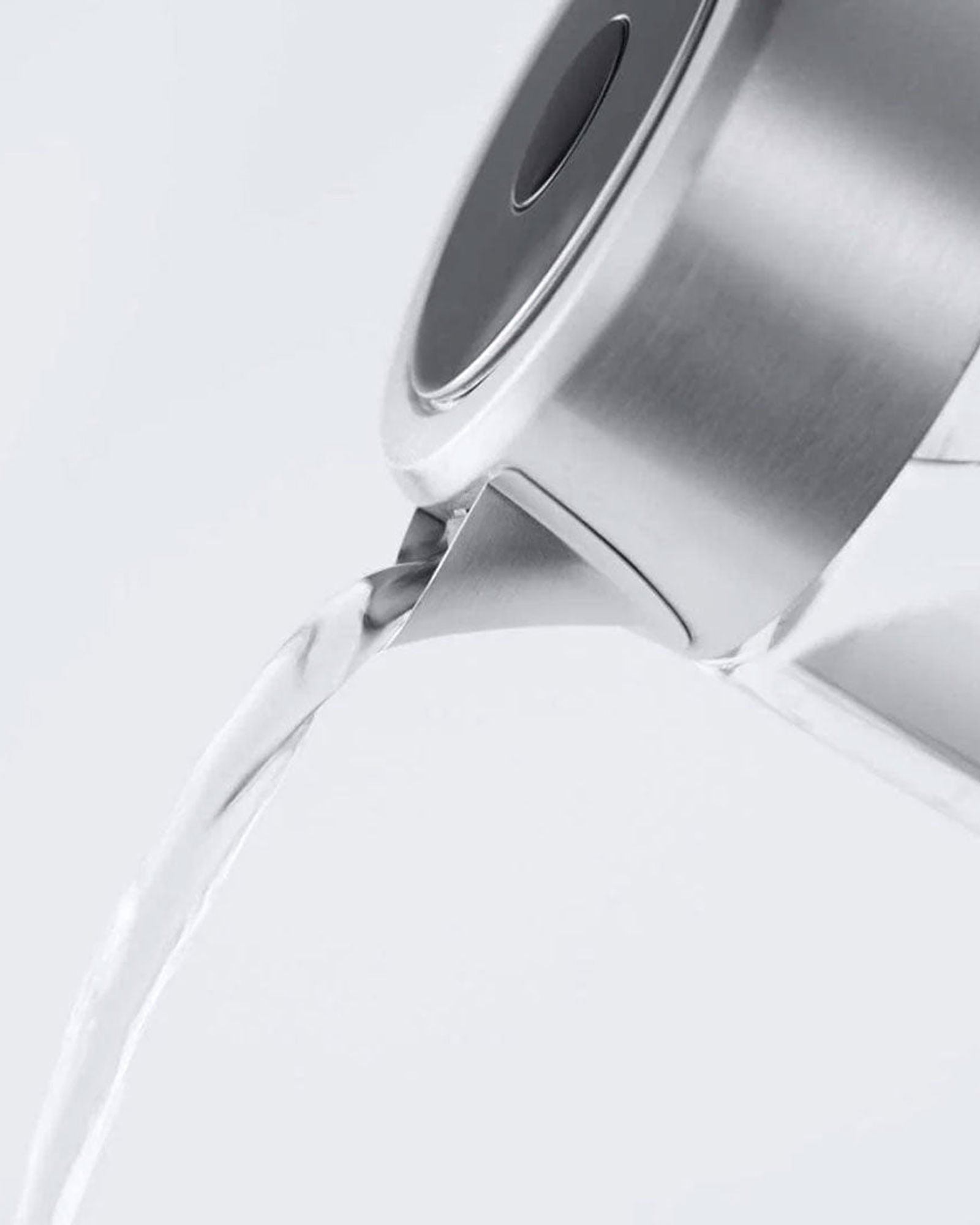 غلاية كهربائية زجاجية مضيئة من راسل هوبز