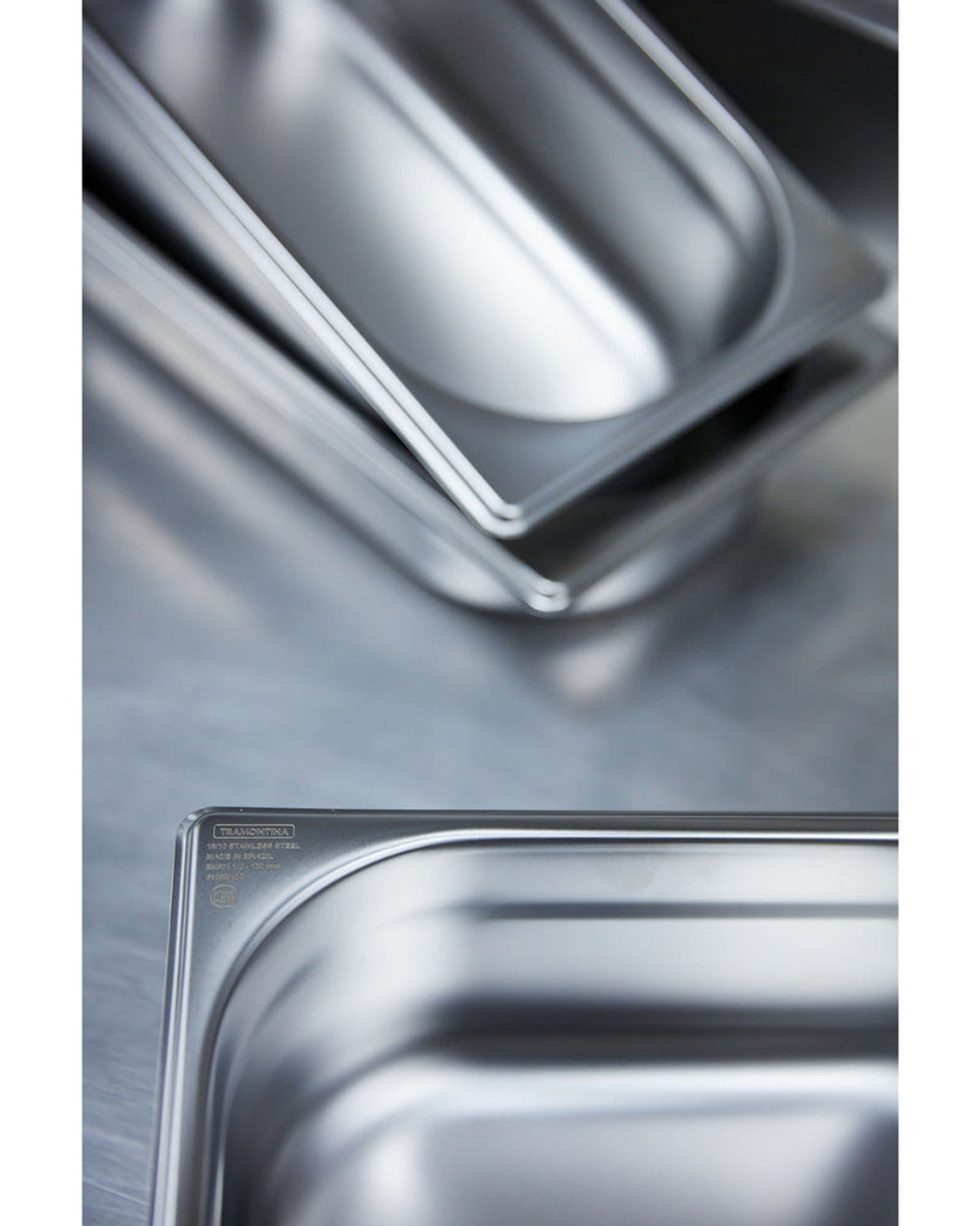 صينية طعام ترامونتينا GN 1/4 من الفولاذ المقاوم للصدأ بدون مقابض، عمق 65 مم - فولاذ 304