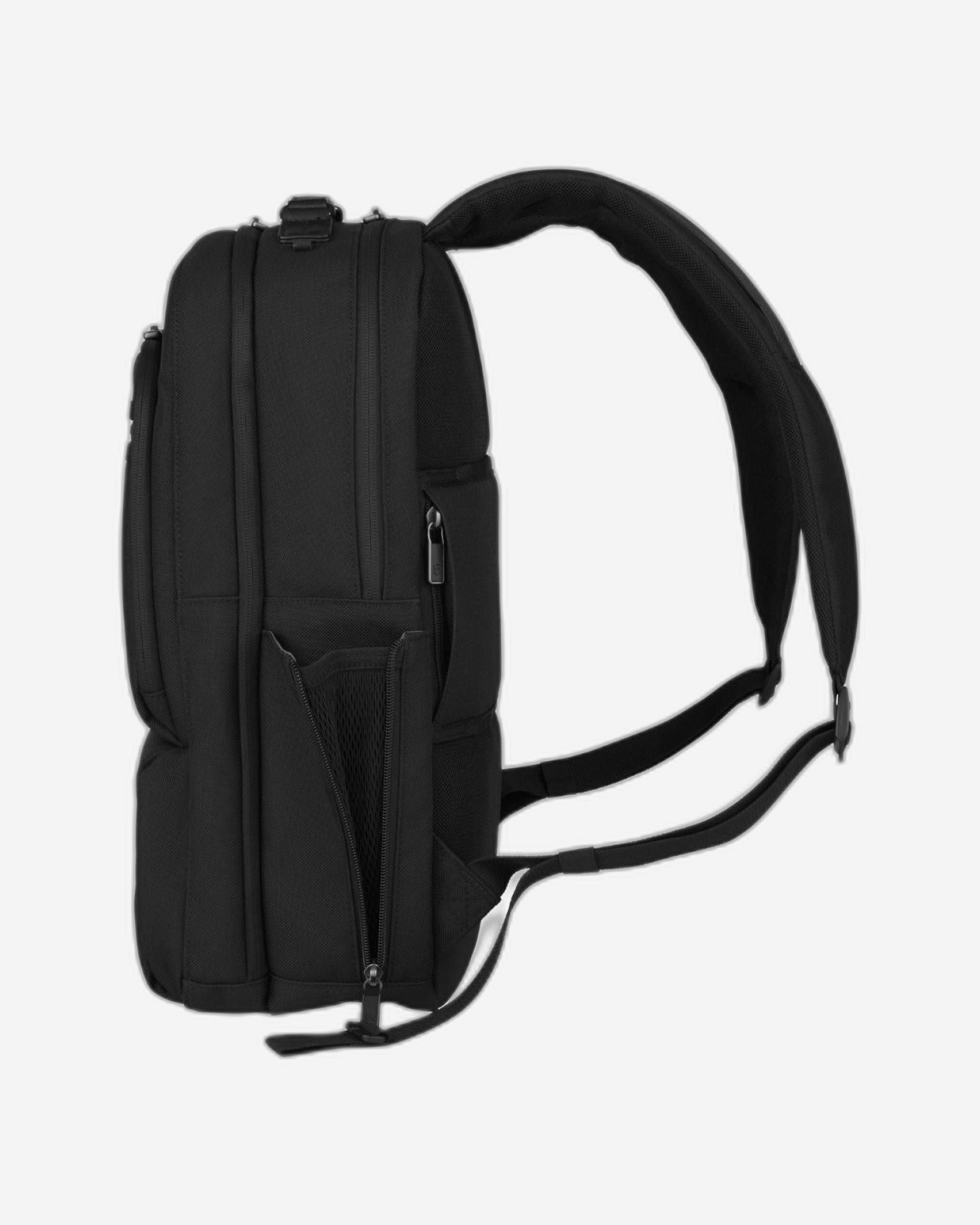 حقيبة ظهر فيكتورينوكس ويركس بروفيشنال كوردورا ديلوكس سوداء اللون