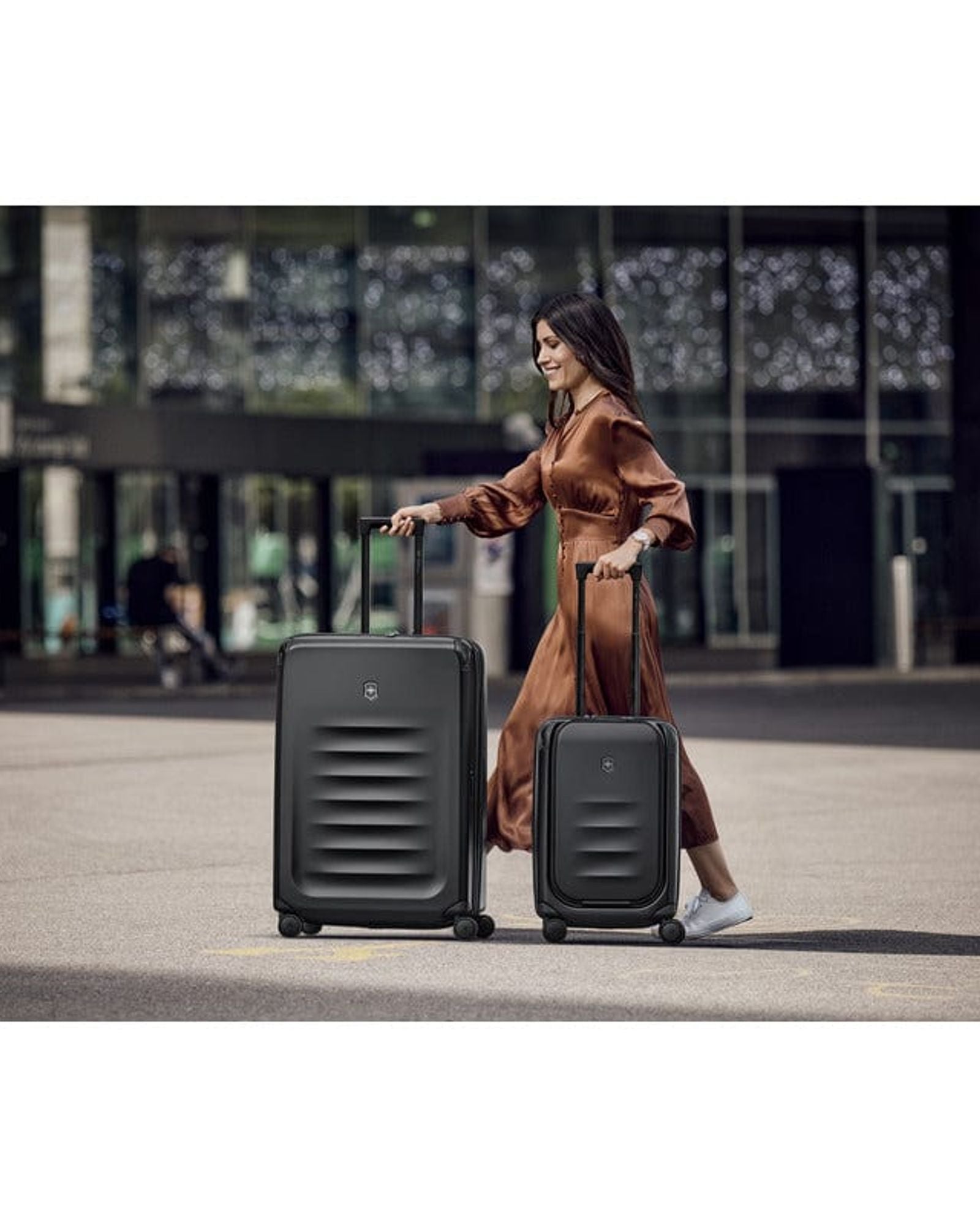 حقيبة سفر فيكتورينوكس سبيكترا 3.0 الصلبة القابلة للتوسيع