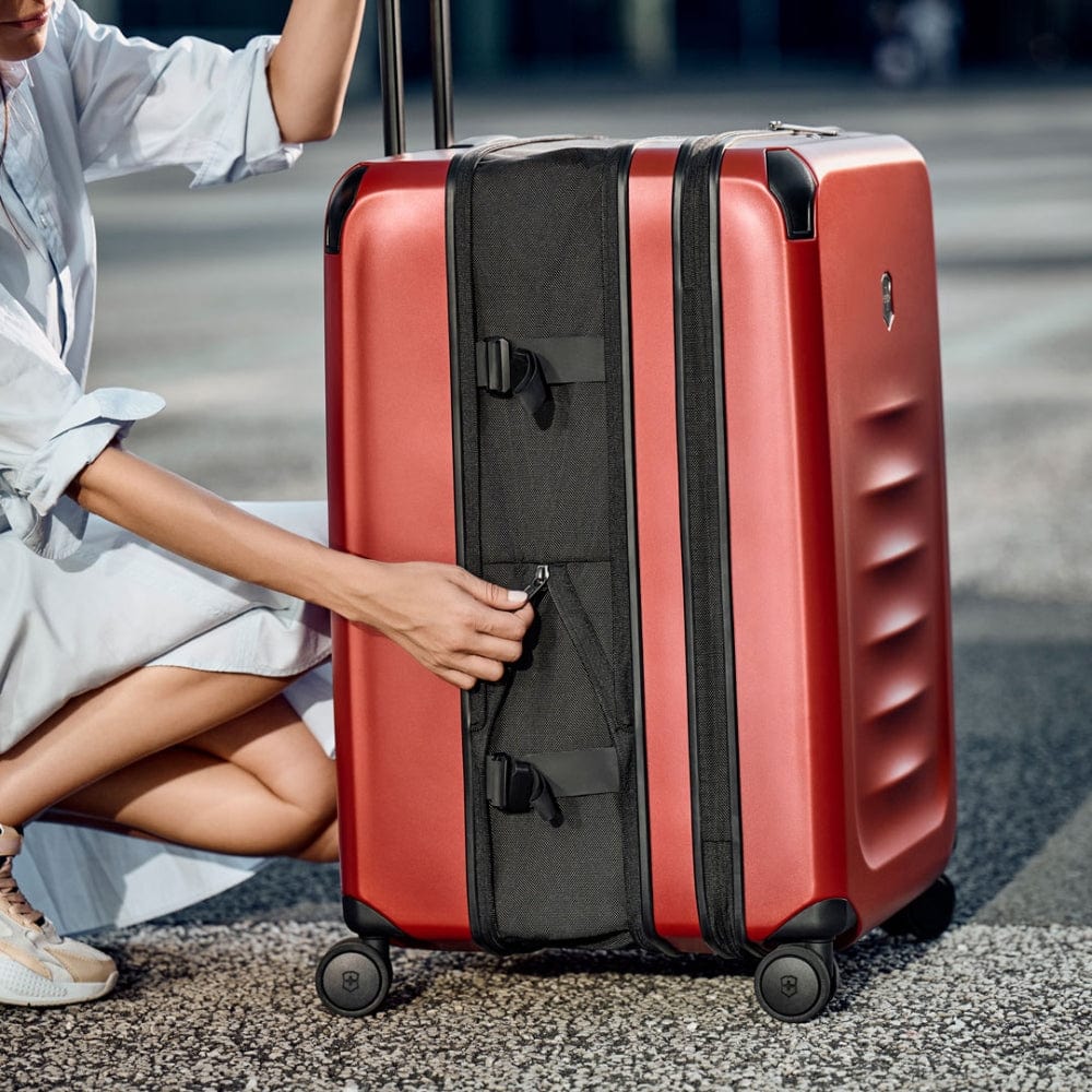 حقيبة سفر فيكتورينوكس سبيكترا 3.0 الصلبة القابلة للتوسيع