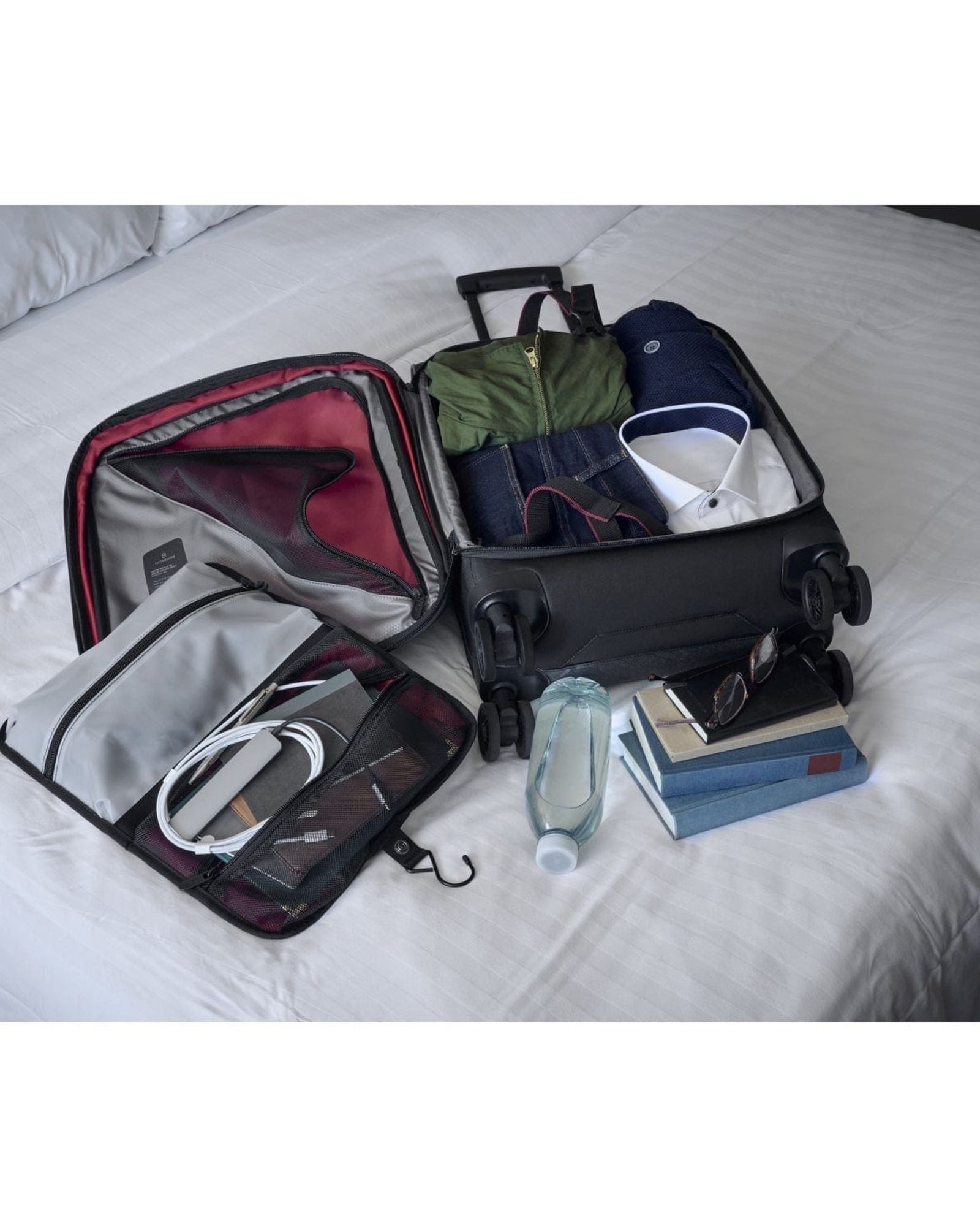 حقيبة سفر فيكتورينوكس كروس لايت القابلة للتوسيع