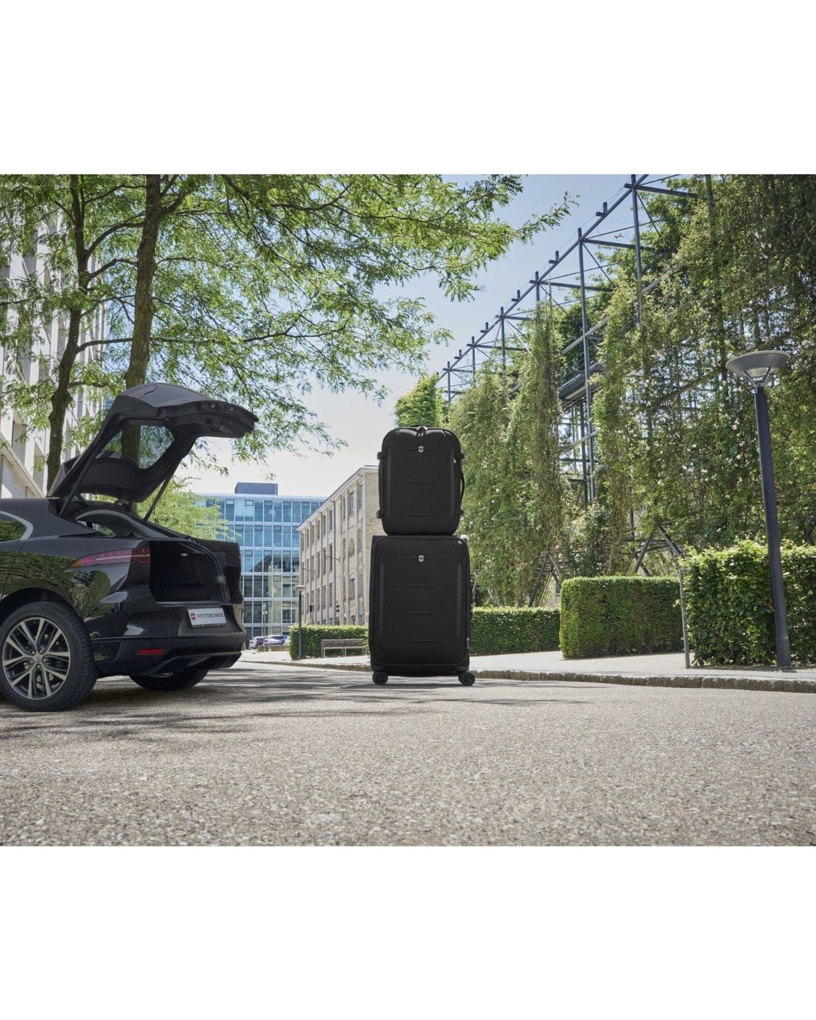 حقيبة فيكتورينوكس كروس لايت القابلة للتوسيع لتسجيل الوصول