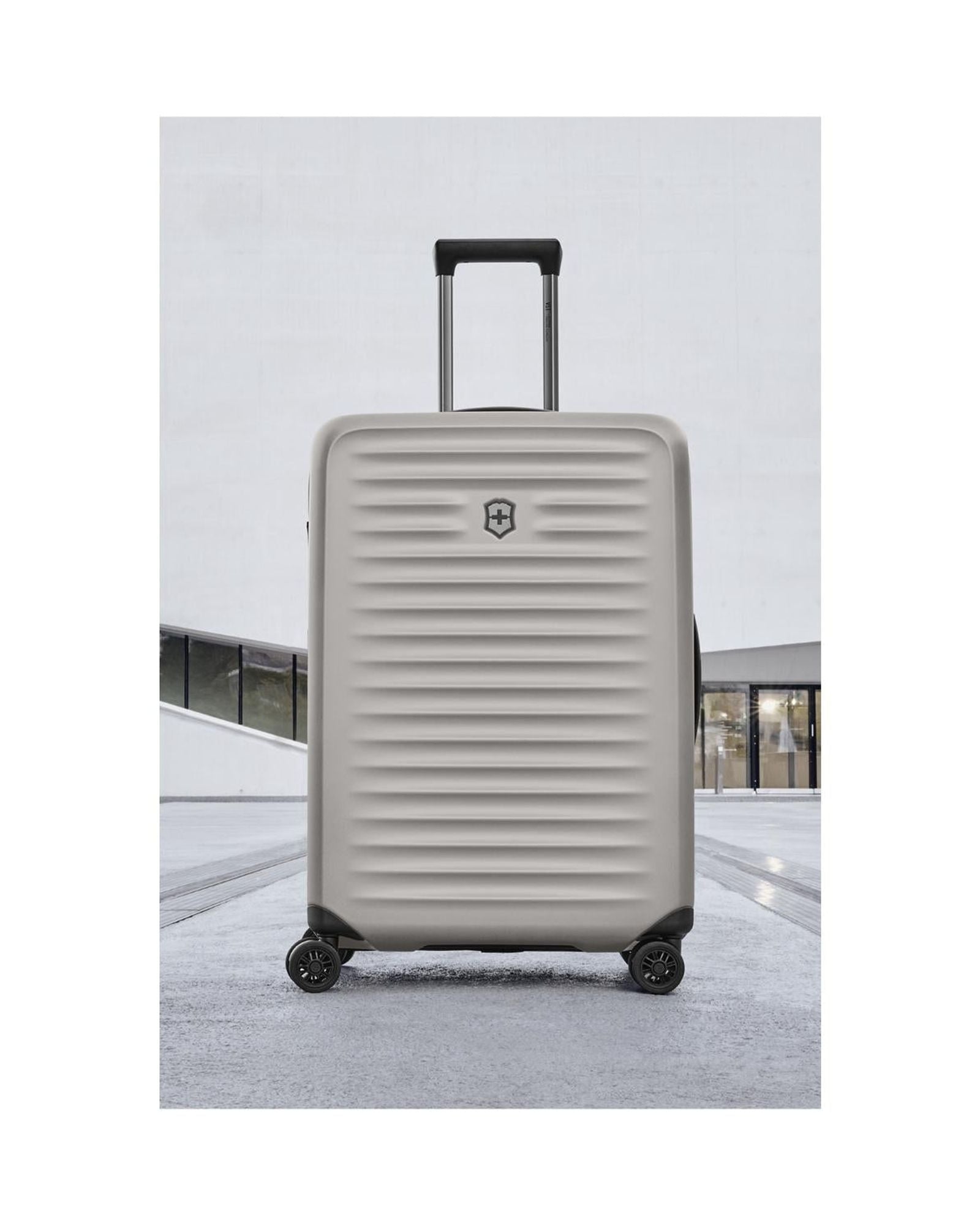 حقيبة أمتعة فيكتورينوكس إيروكس أدفانسد جلوبال الصلبة القابلة للتوسيع