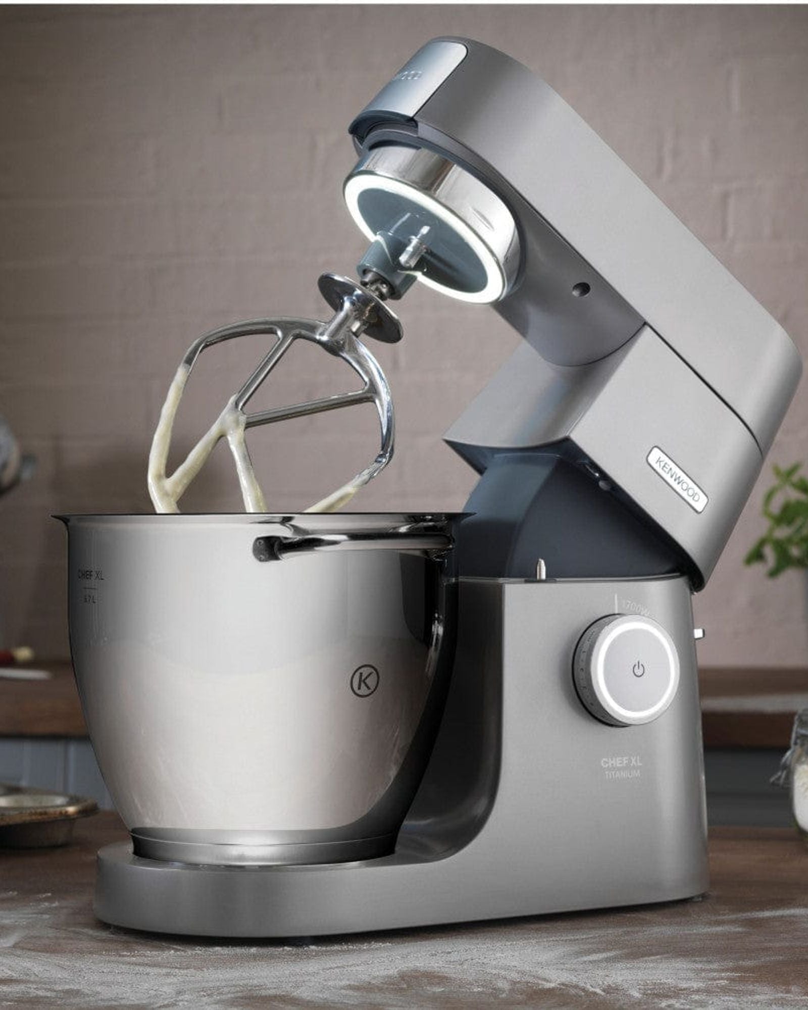 ماكينة مطبخ كينوود تيتانيوم سعة 6.7 لتر