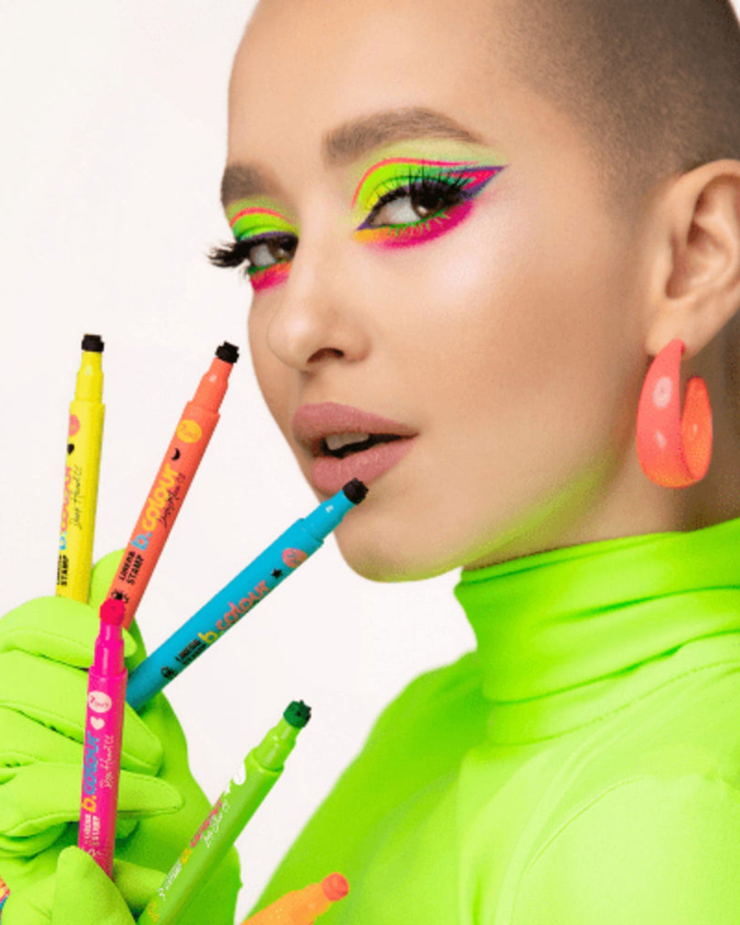 قلم تحديد عيون مزدوج الطرف من 7DAYS CUTE بختم القمر - قلم تحديد عيون سائل أسود مقاوم للماء