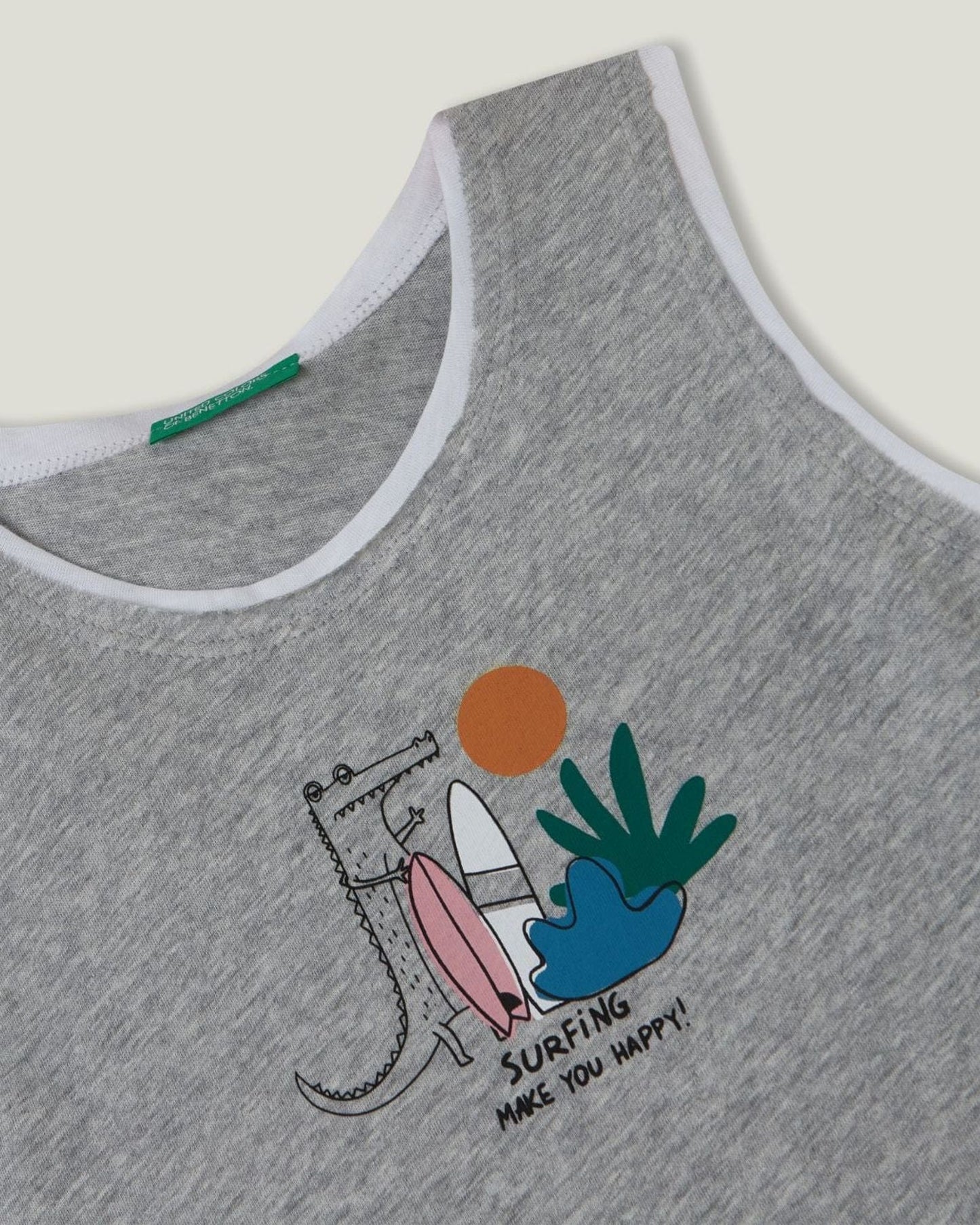 قميص داخلي خفيف الوزن مع طباعة