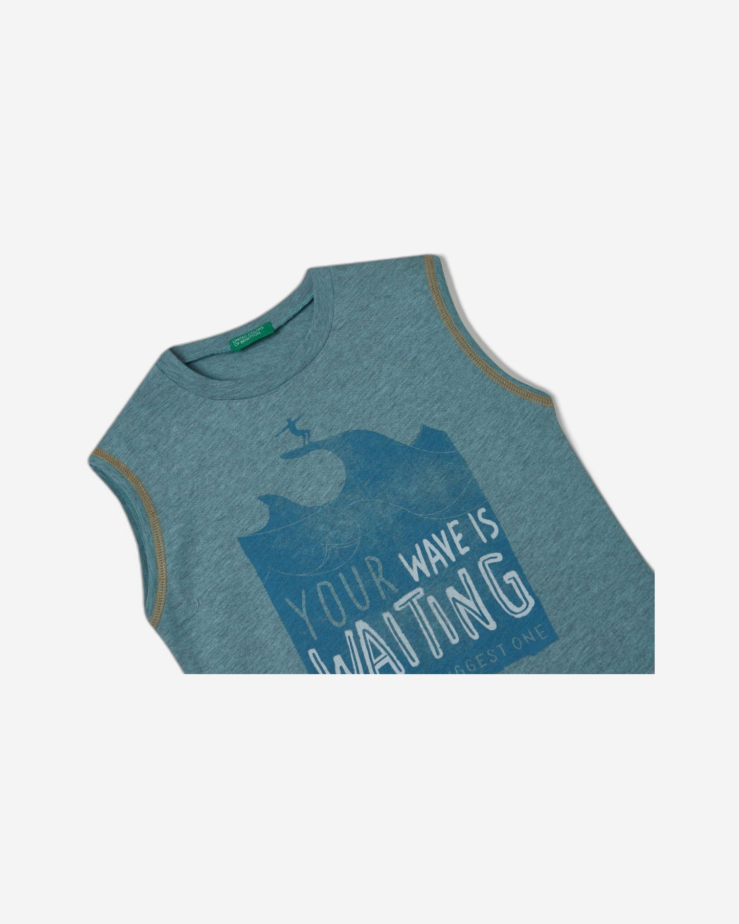 تانك توب مارل مع شعار