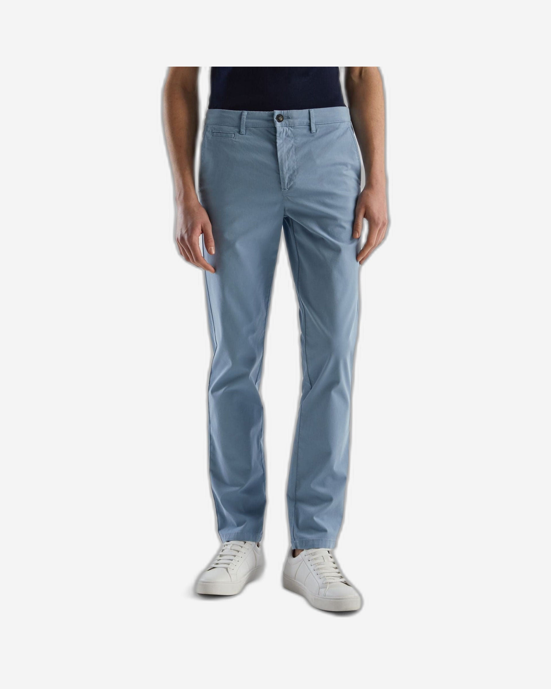 بنطال تشينو ضيق