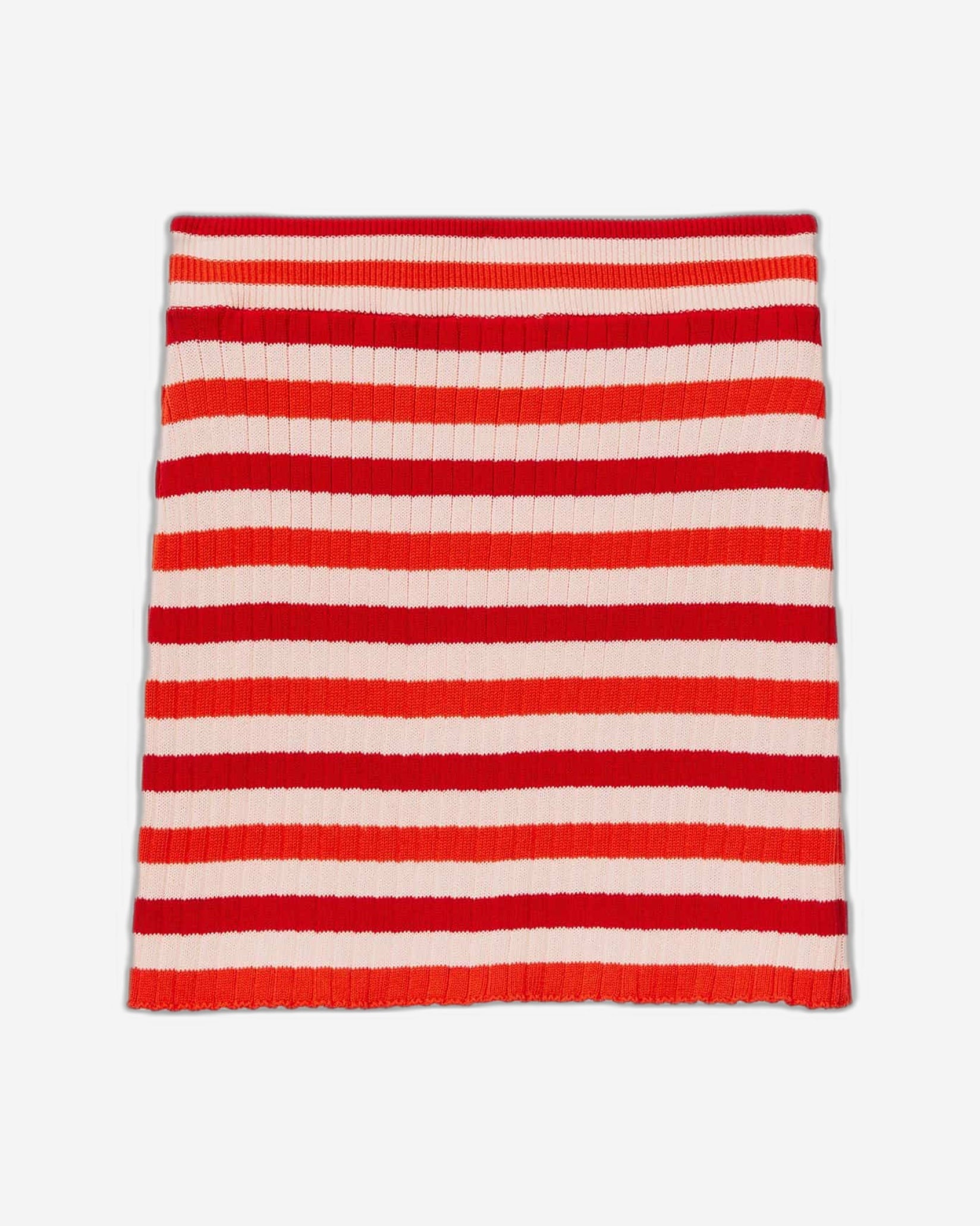 تنورة قصيرة مخططة