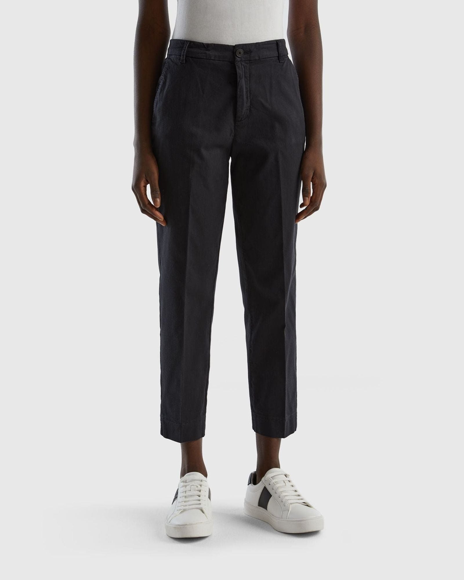 بنطال تشينو قصير من القطن المرن