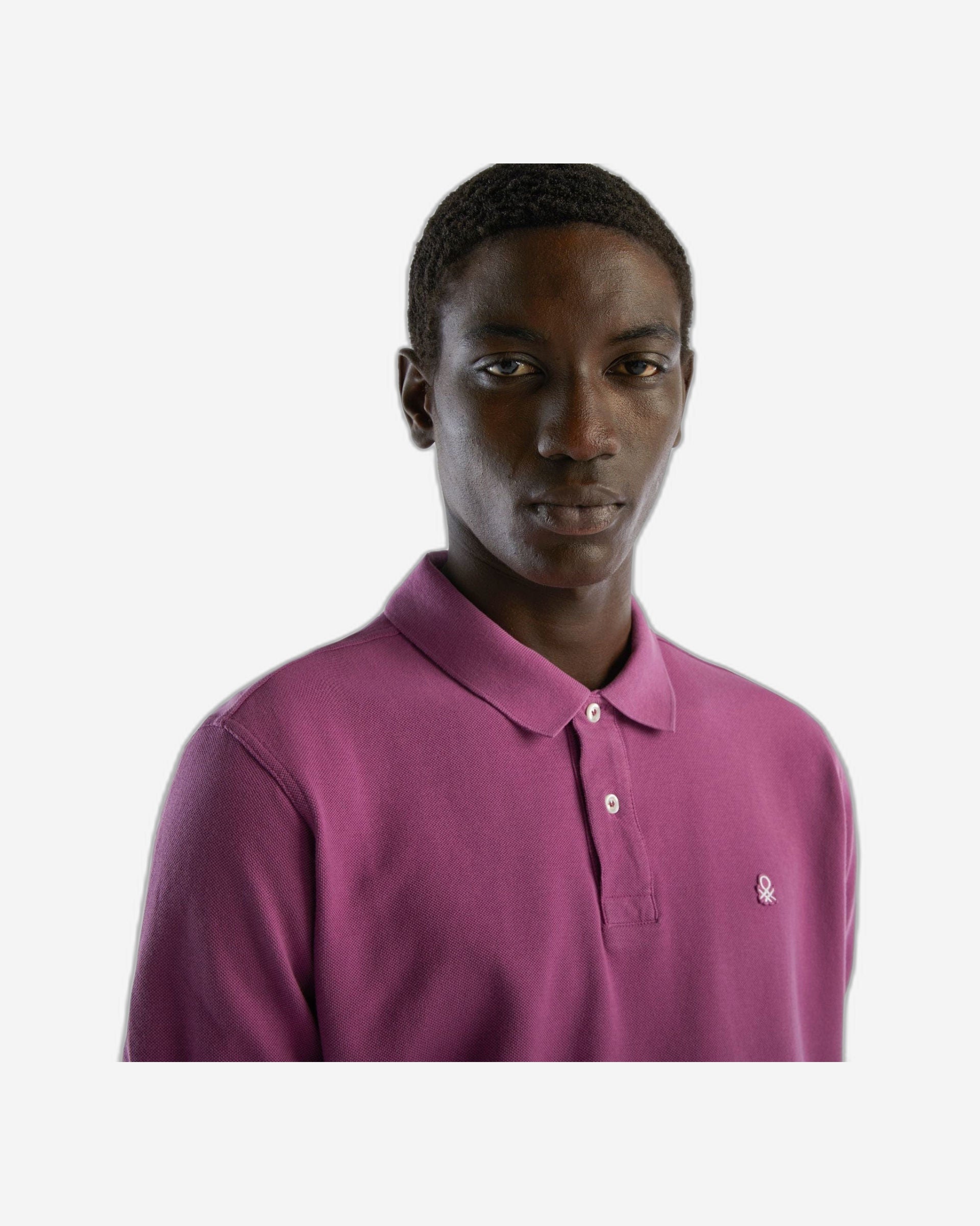 قميص بولو بأكمام قصيرة مصنوع من القطن بنسبة 100%