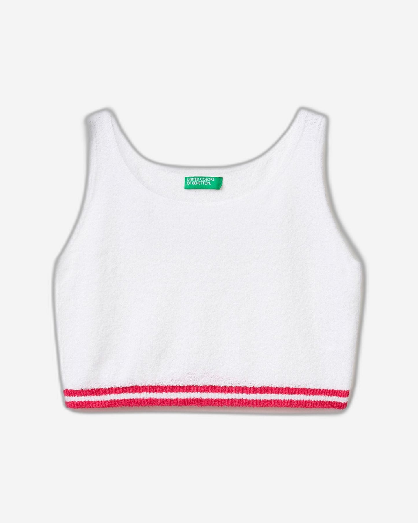 بلوزة قصيرة من خيوط البوكل