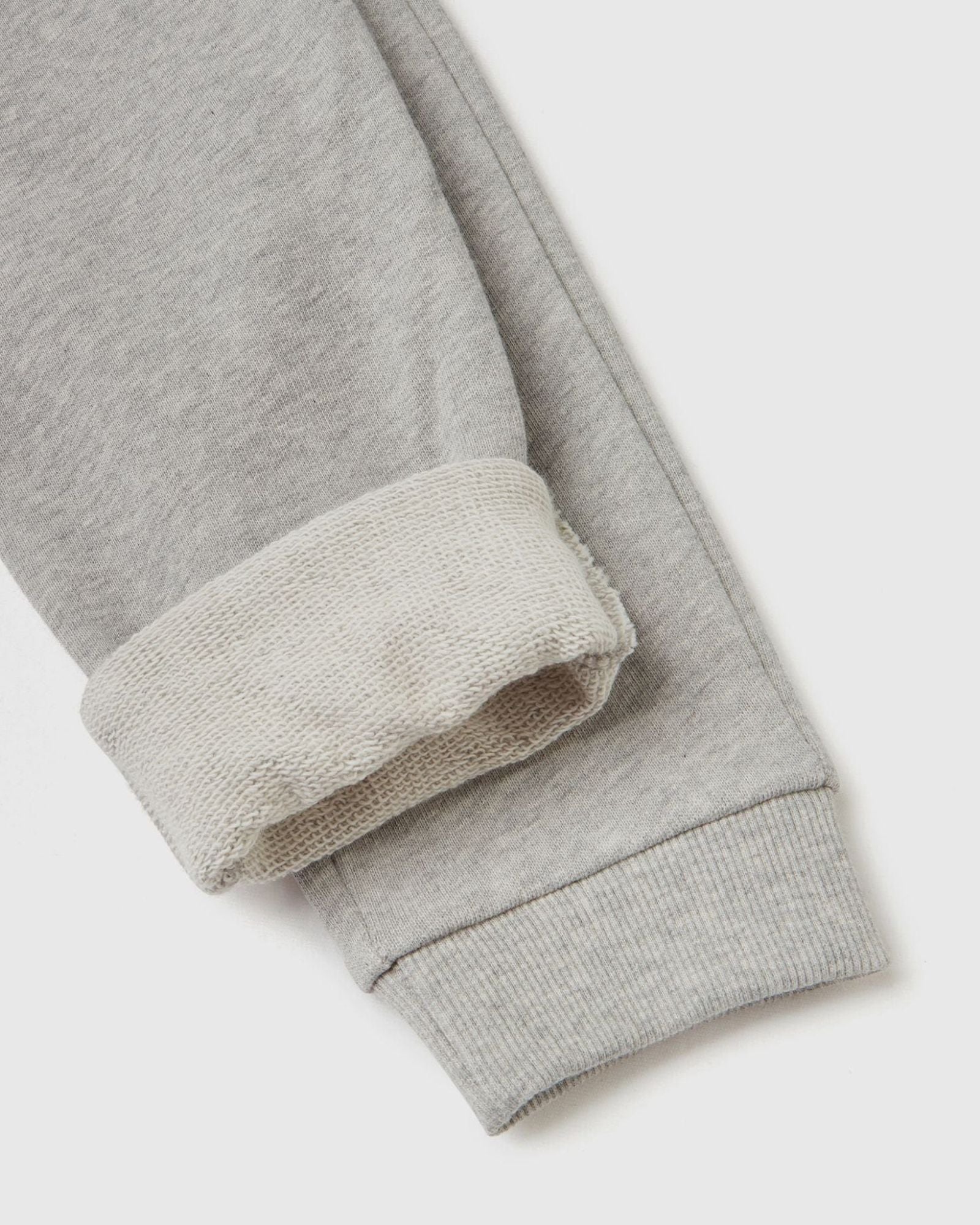 بنطال رياضي مع جيب