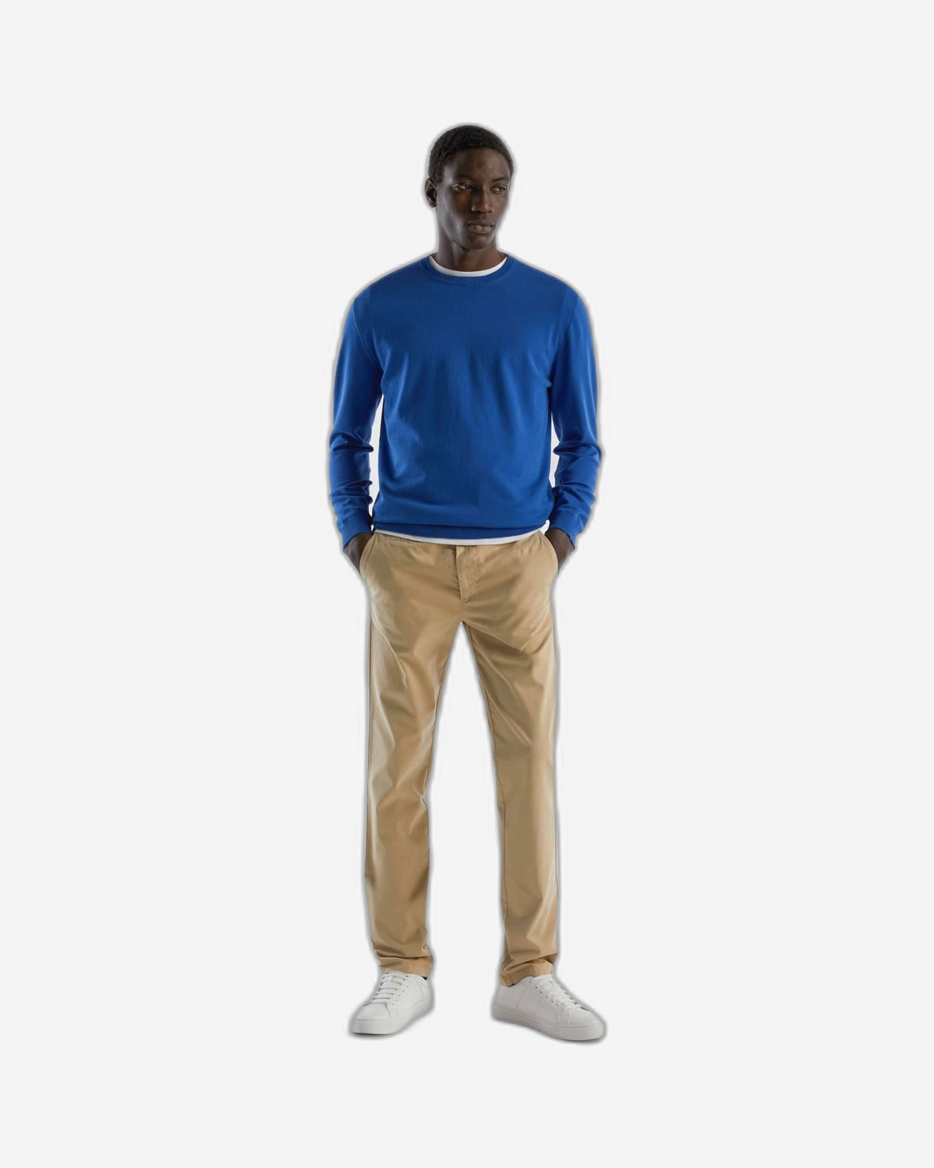 بنطال تشينو ضيق