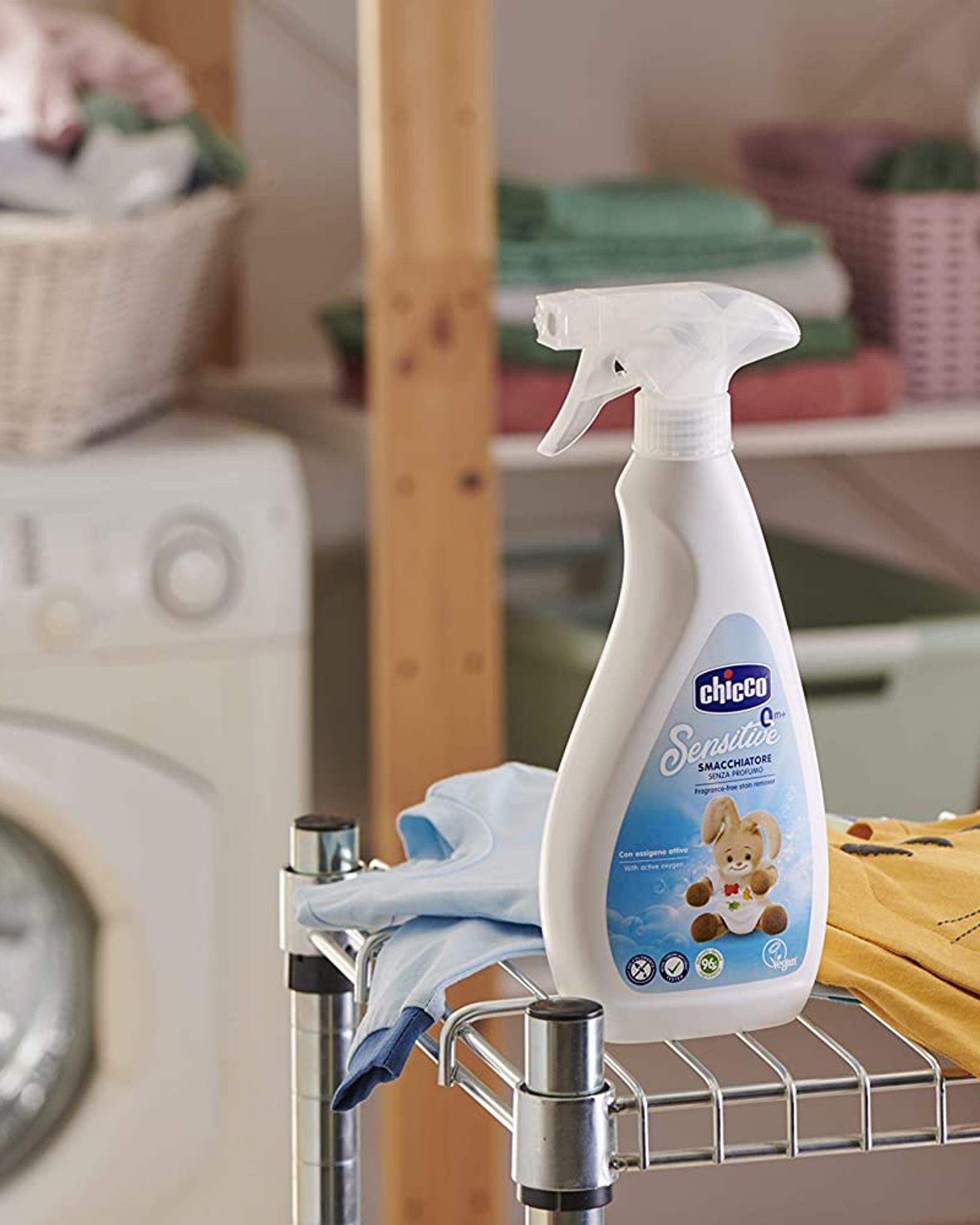 بخاخ مزيل بقع الأقمشة الحساسة من شيكو - ٥٠٠ مل