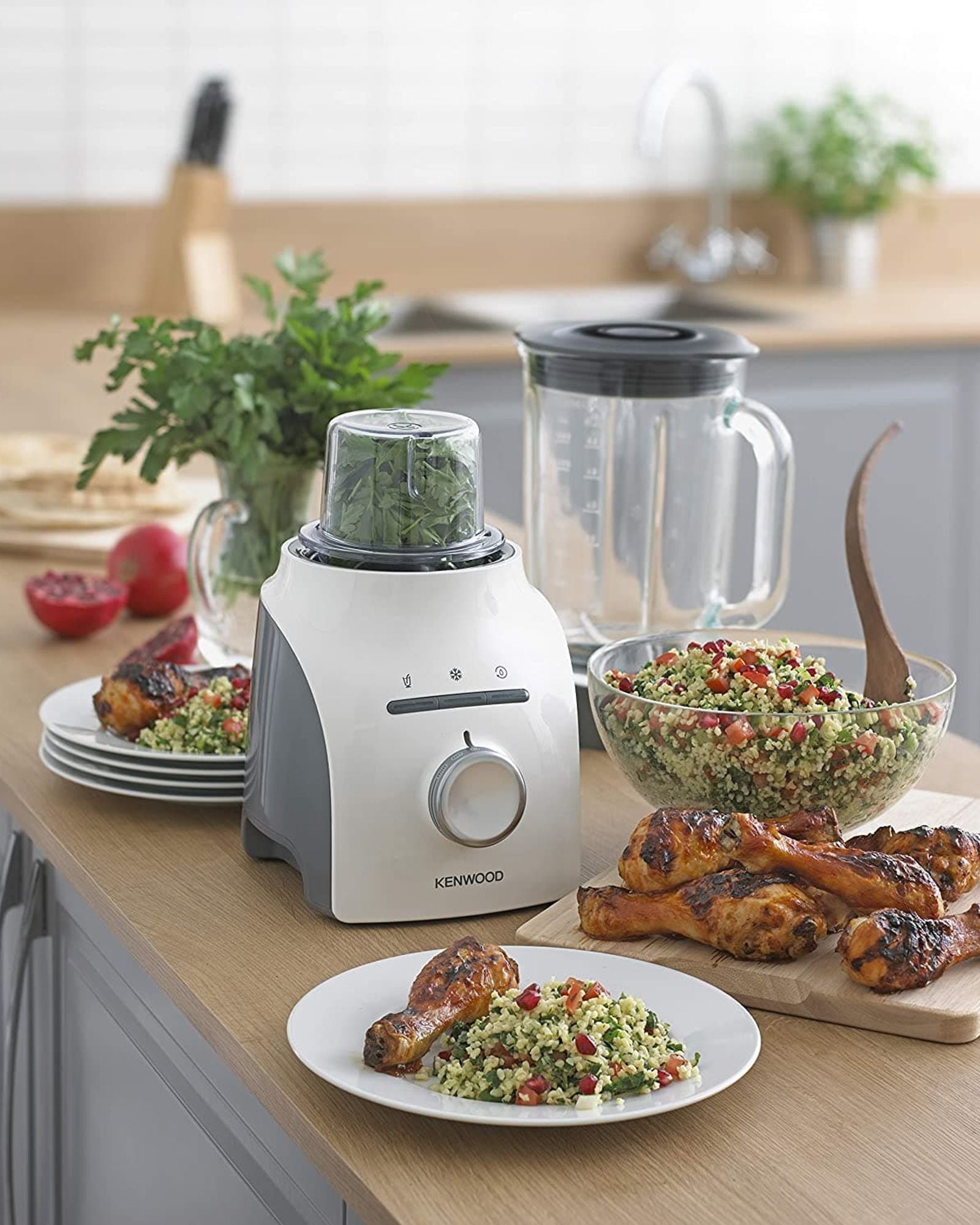 خلاط كينوود مع مطحنة